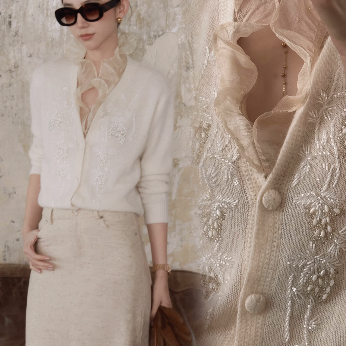 雲朵白立體刺繡V領排釦針織外套-S-L (Elegant & Love)