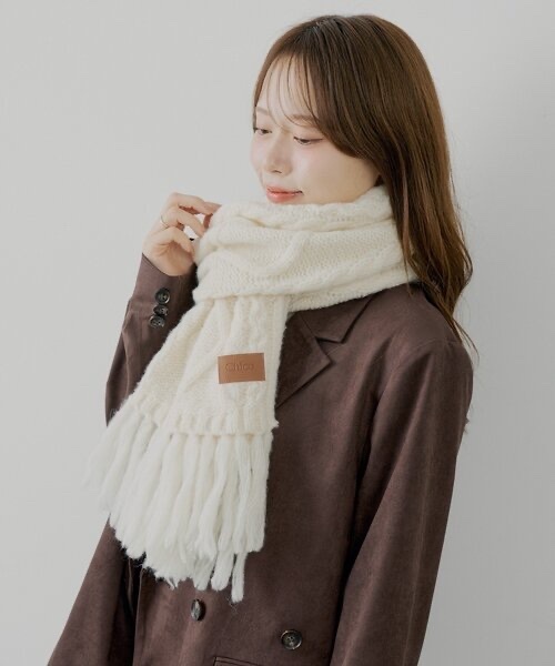 Chico / cable knit scarf