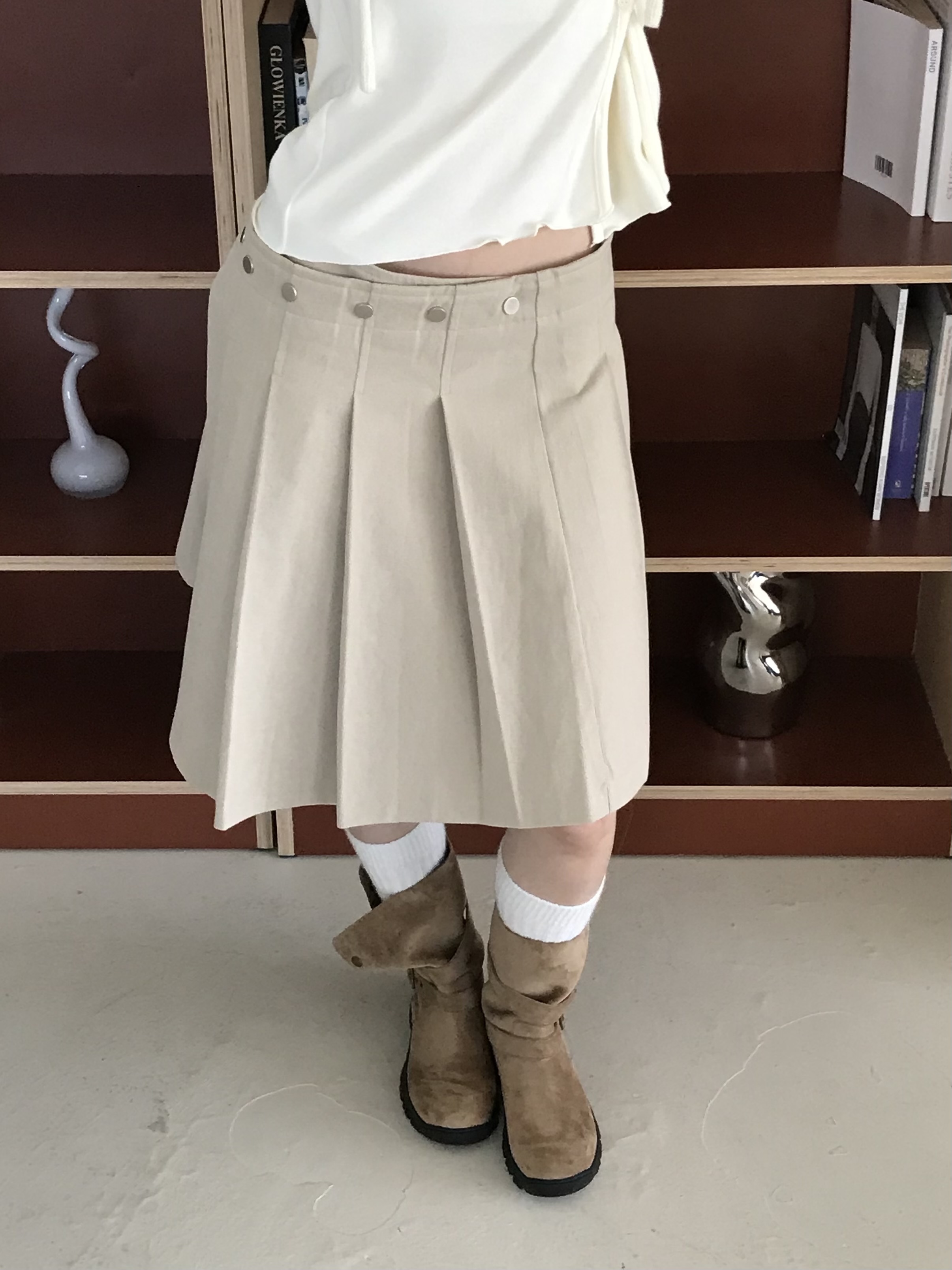 挺版不對稱可調節一片式百褶裙(淺卡其/黑)