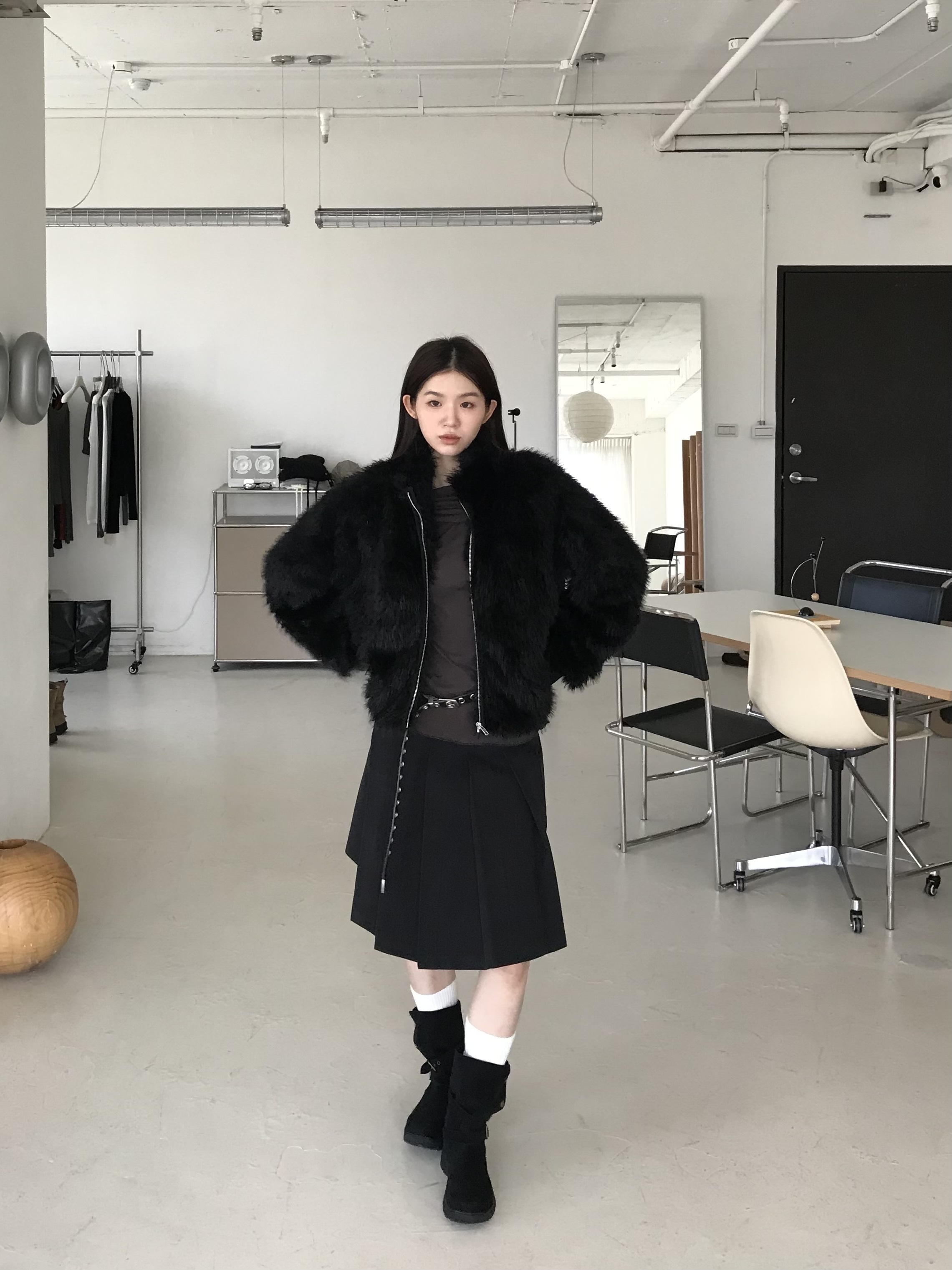 挺版不對稱可調節一片式百褶裙(淺卡其/黑)