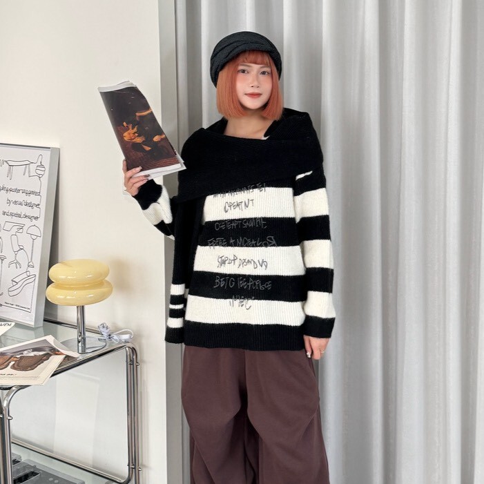 Seoul Awake 條紋撞色字母毛衣+圍巾set