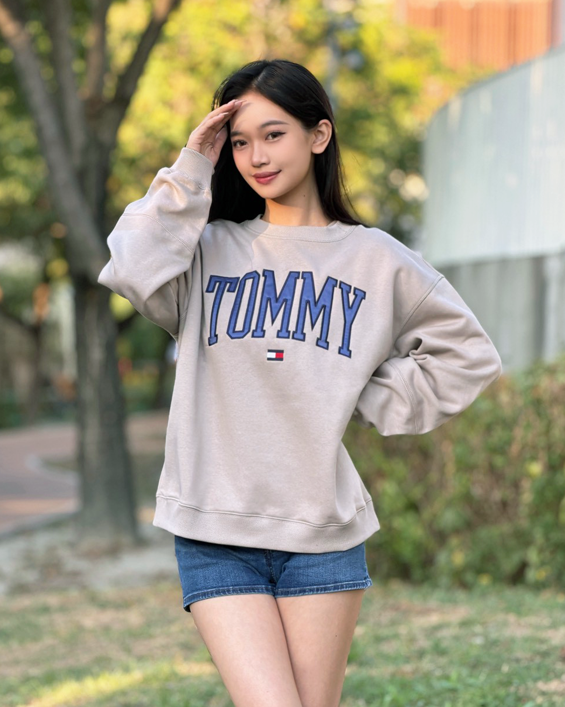 Tommy Hilfiger 電繡貼布大字母 女款 大學T 長袖