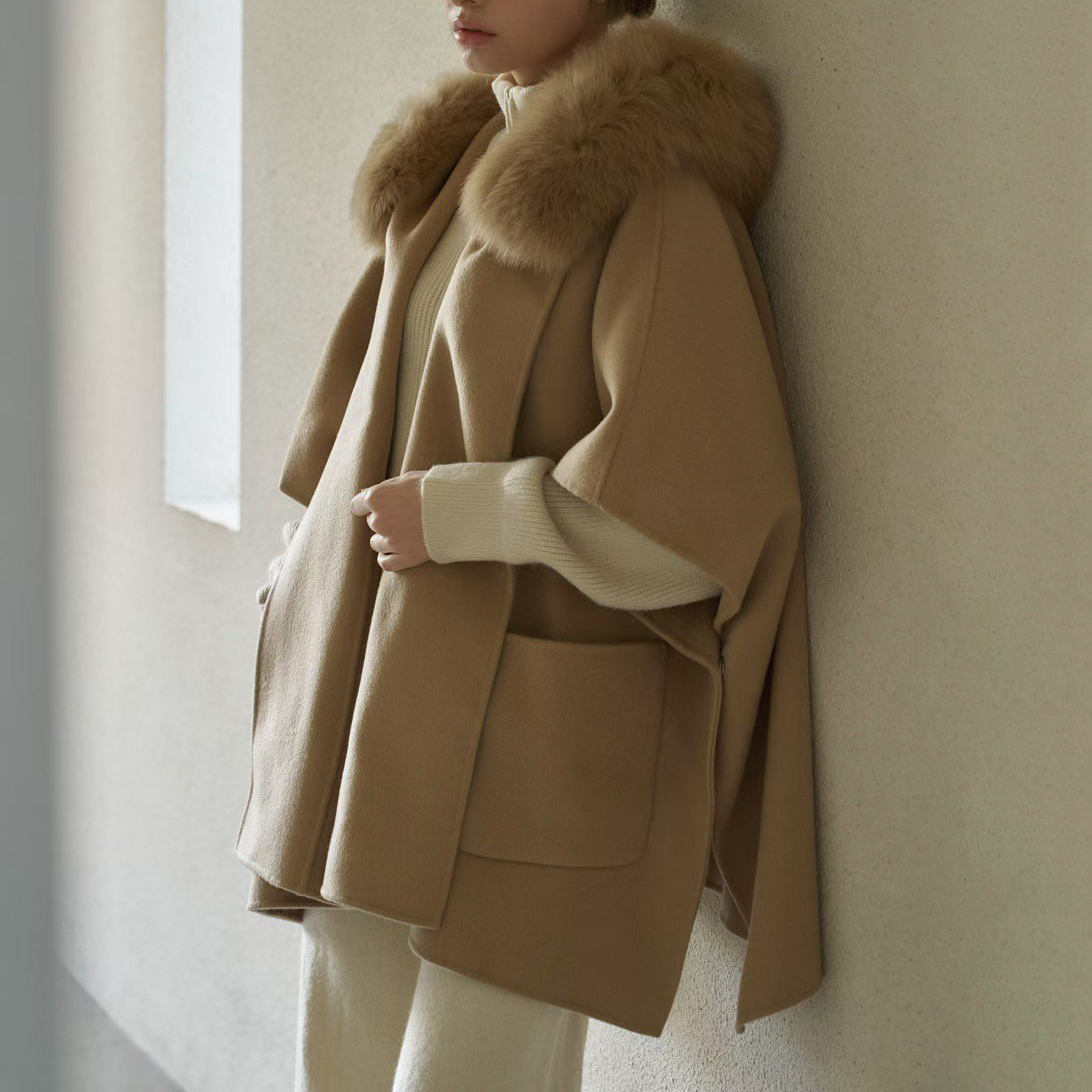 毛領連帽造型羊毛斗篷短大衣外套 / 3色