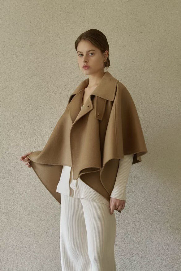 翻領單釦造型羊毛短版斗篷外套 / 3色