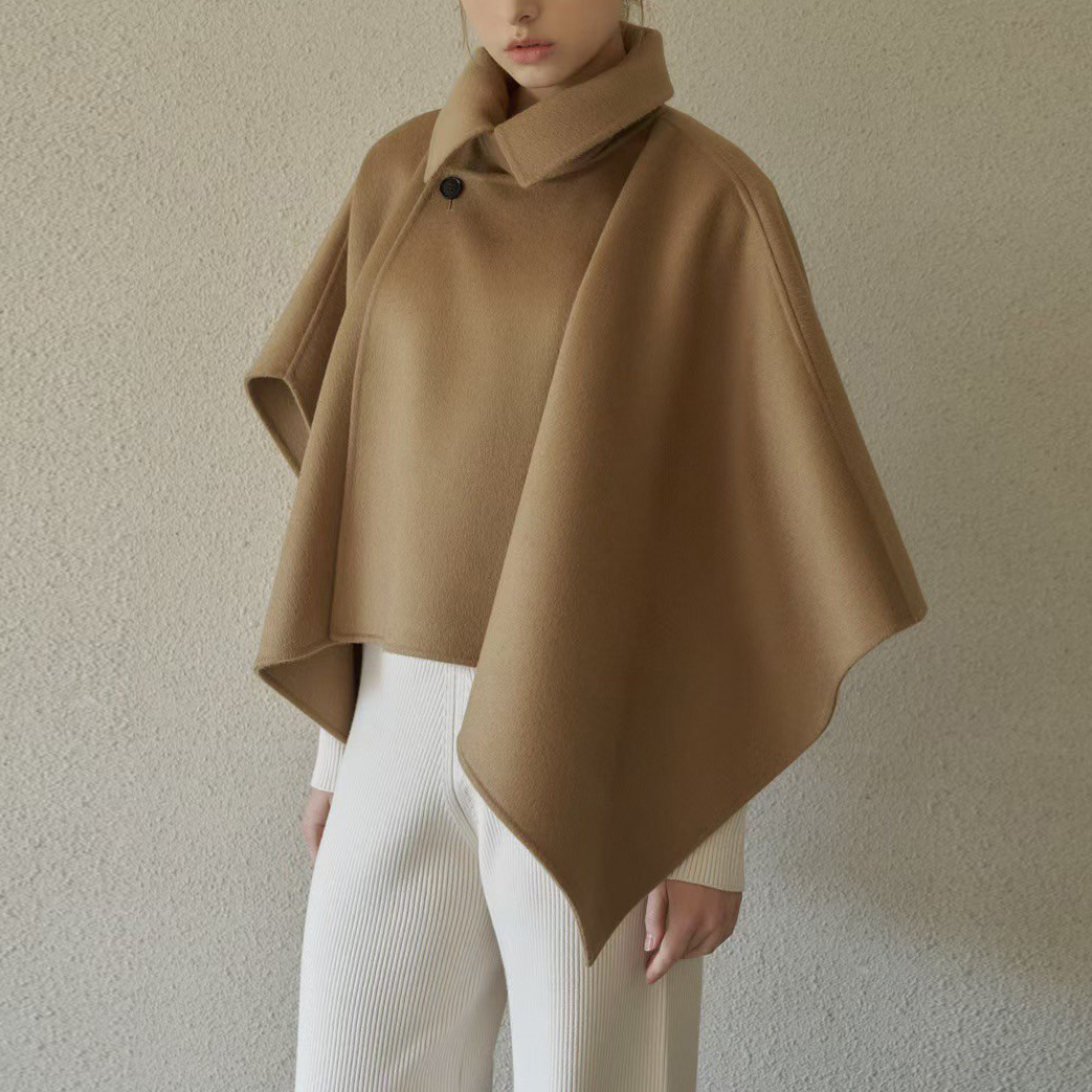 翻領單釦造型羊毛短版斗篷外套 / 3色