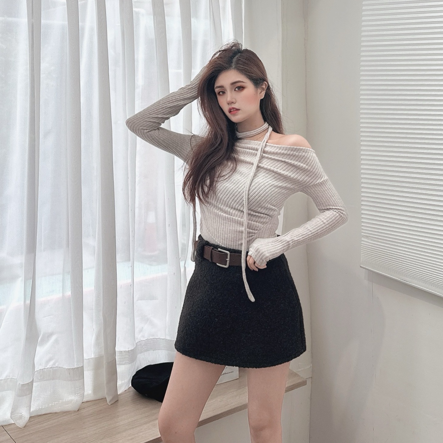 蜜桃絨側抓皺一字領上衣/三色