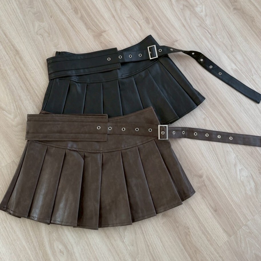 Bold sweetie!附皮帶皮質百褶短裙