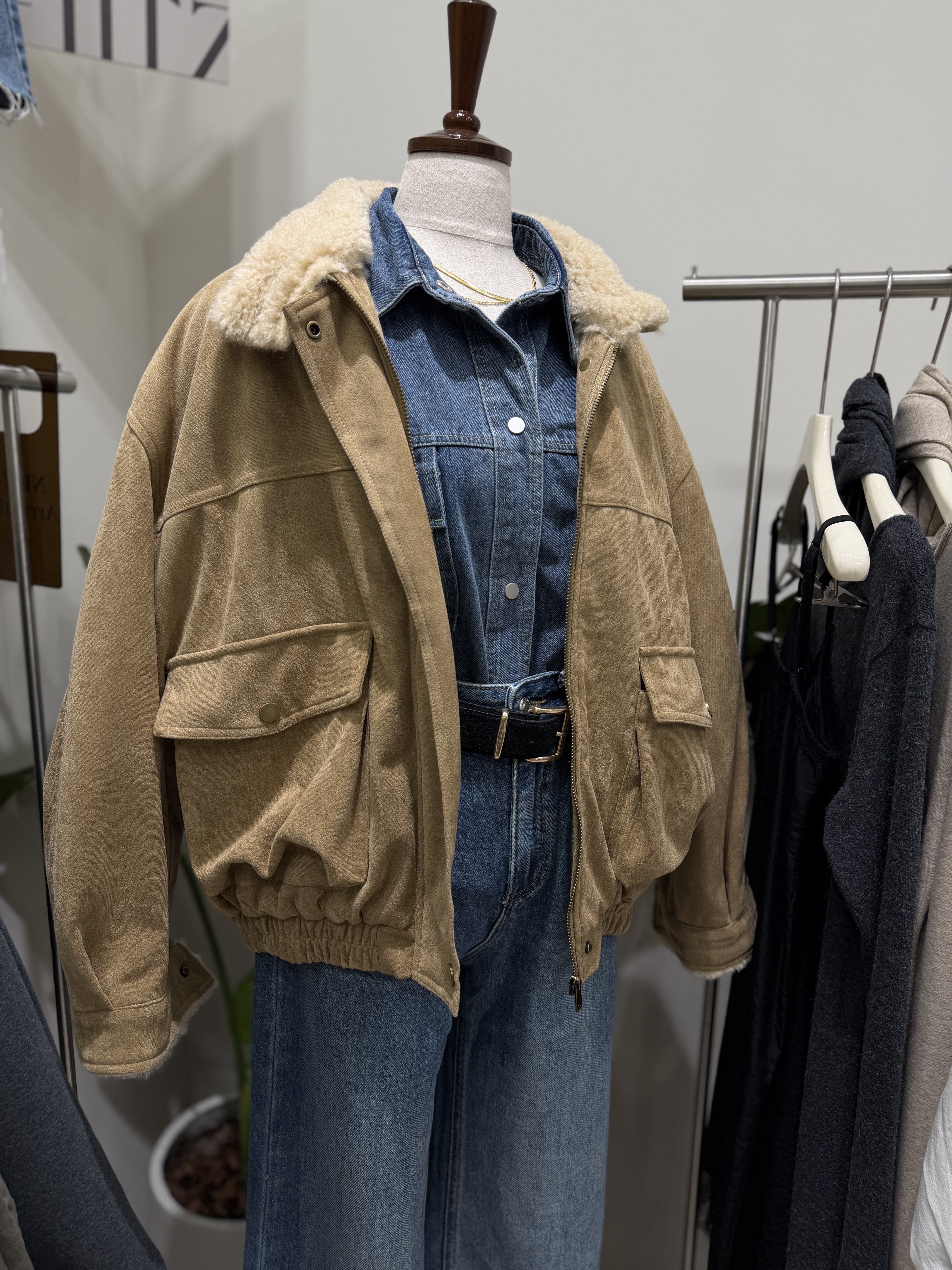 預購 990 帶毛領短絨面夾克