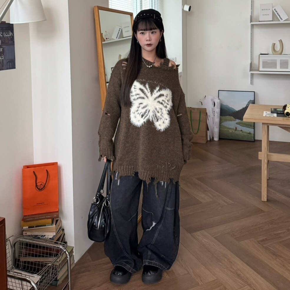 fuzzy butterfly🦋單肩刷破感寬鬆毛衣