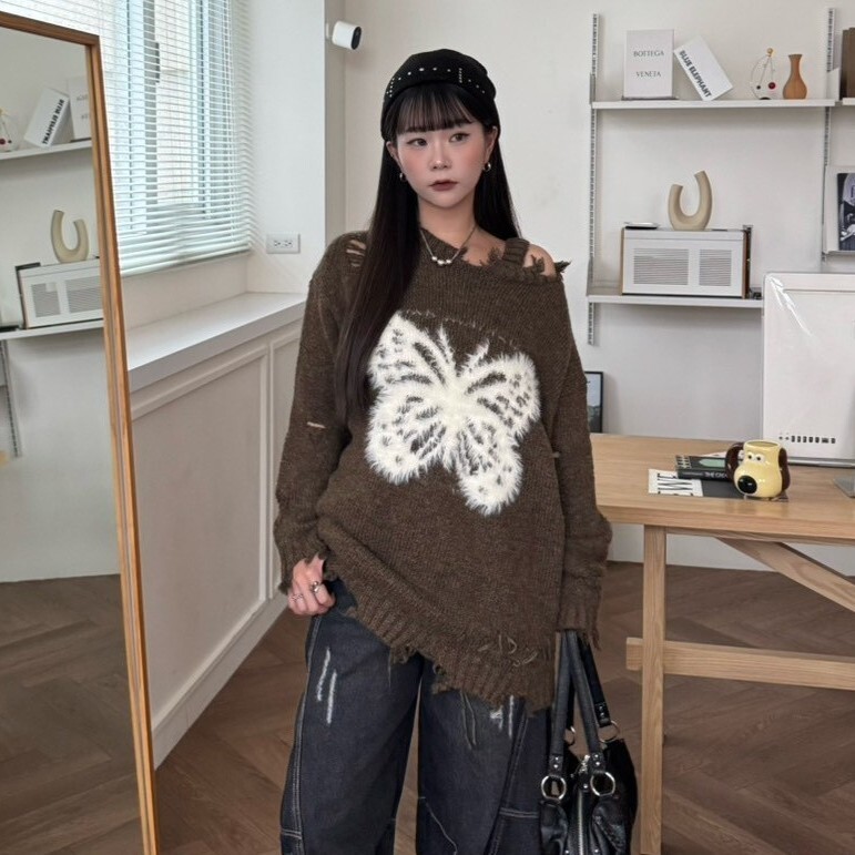 fuzzy butterfly🦋單肩刷破感寬鬆毛衣
