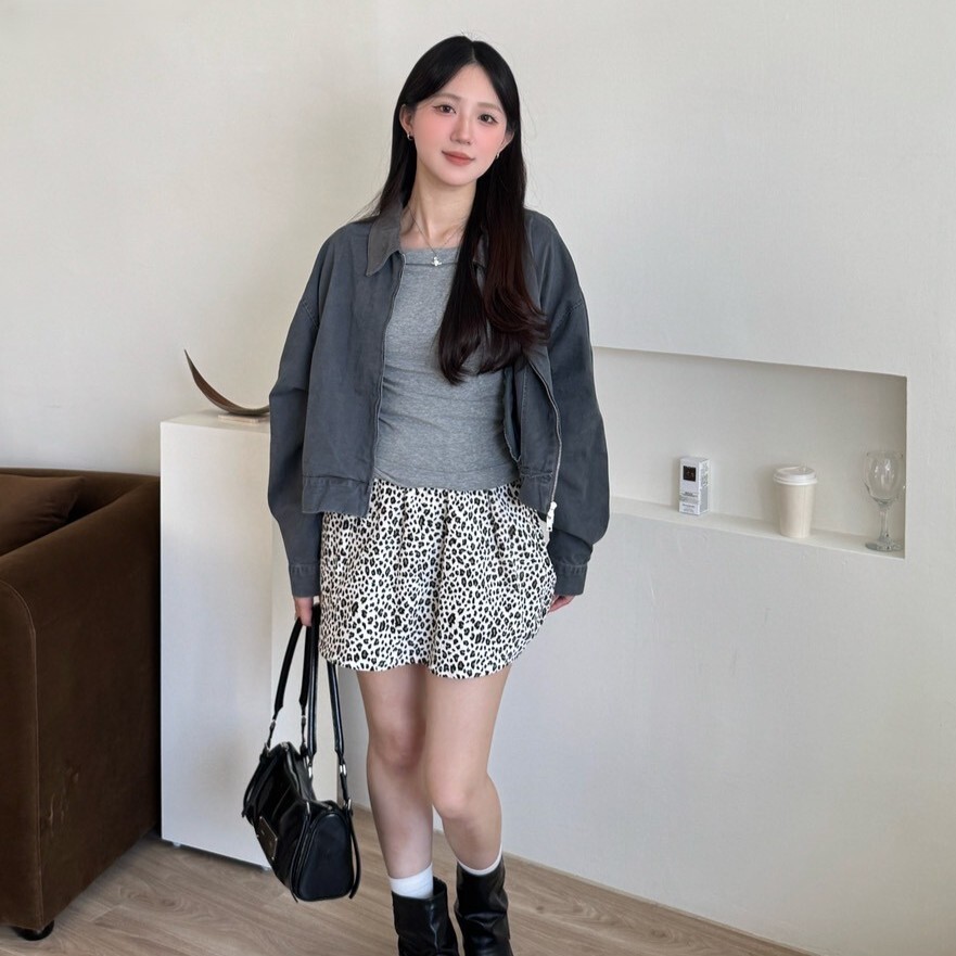 新色回歸!輕觸巴恩風 翻領中版外套