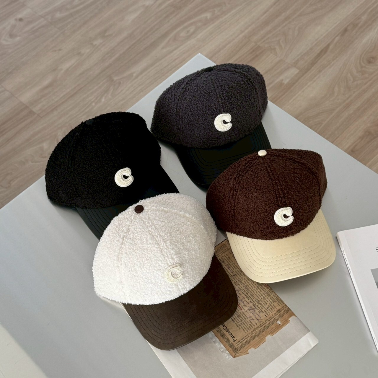 簡約𝑪字 熊熊絨棒球帽