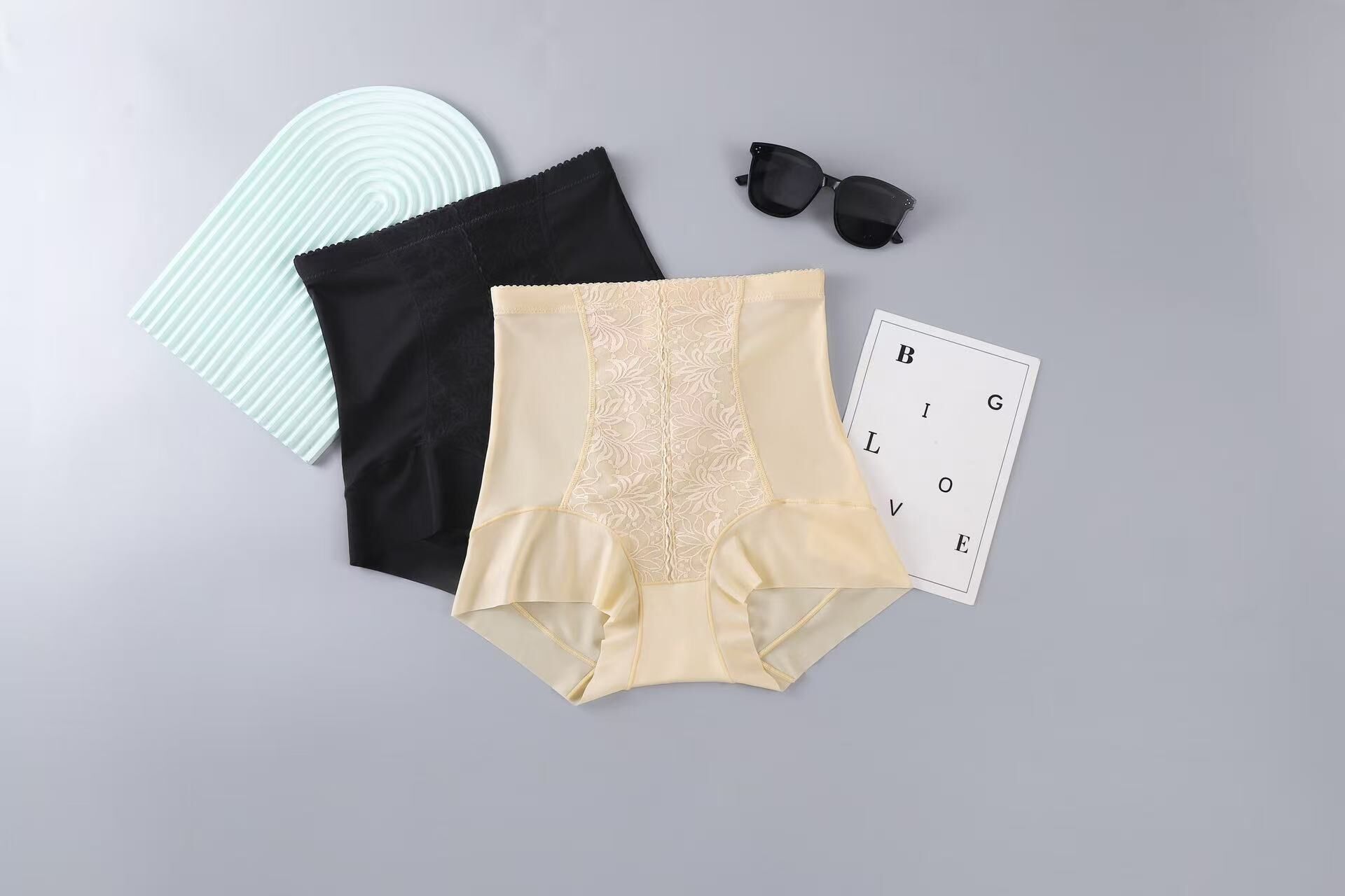 A698 1件RM49 三件RM119 💗冰丝超薄塑身 收腹提臀内裤 👉Free Size 可以穿到XL👈