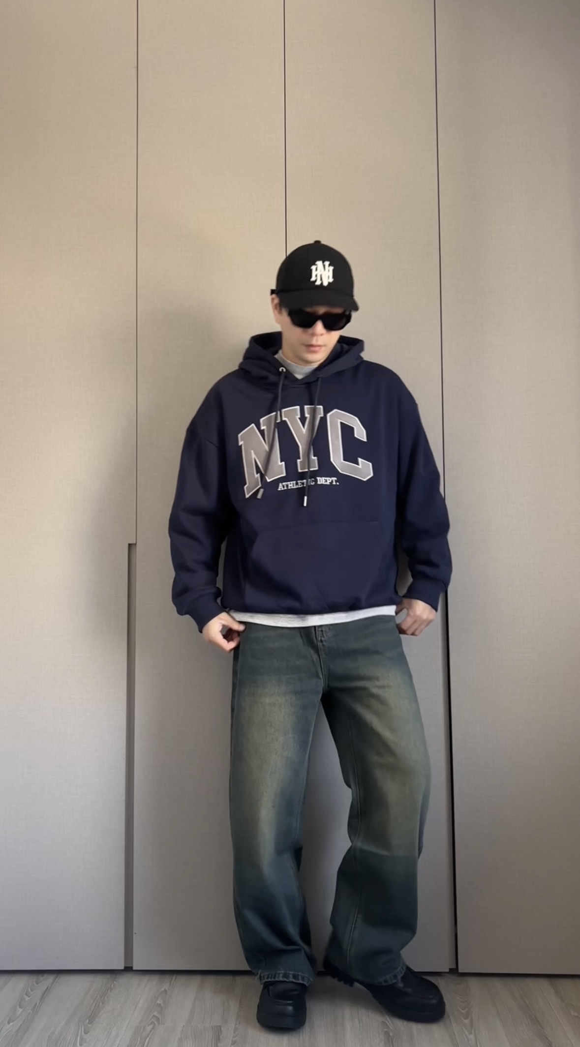 水洗直筒牛仔褲