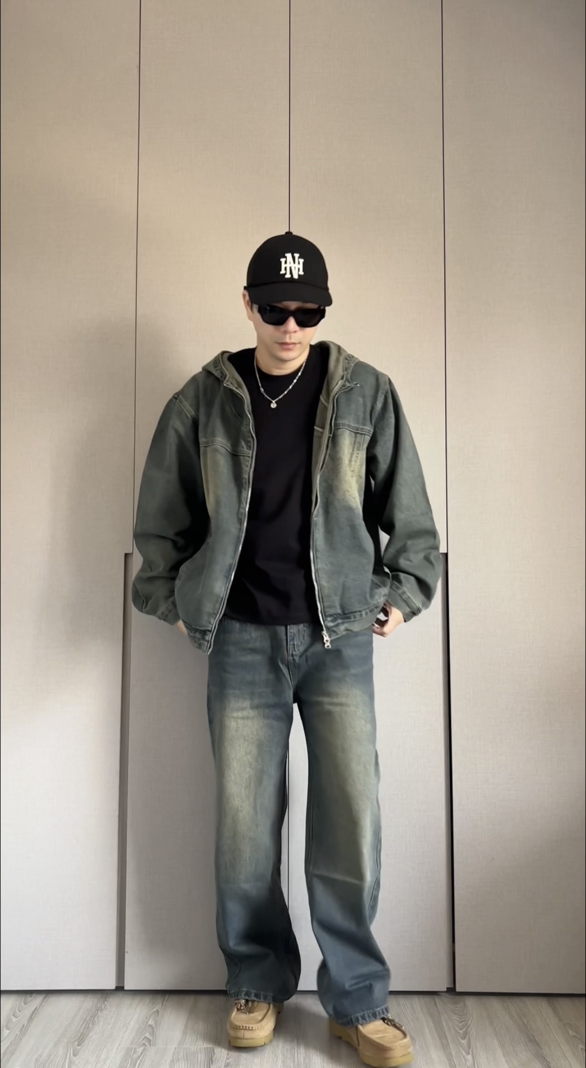 水洗直筒牛仔褲