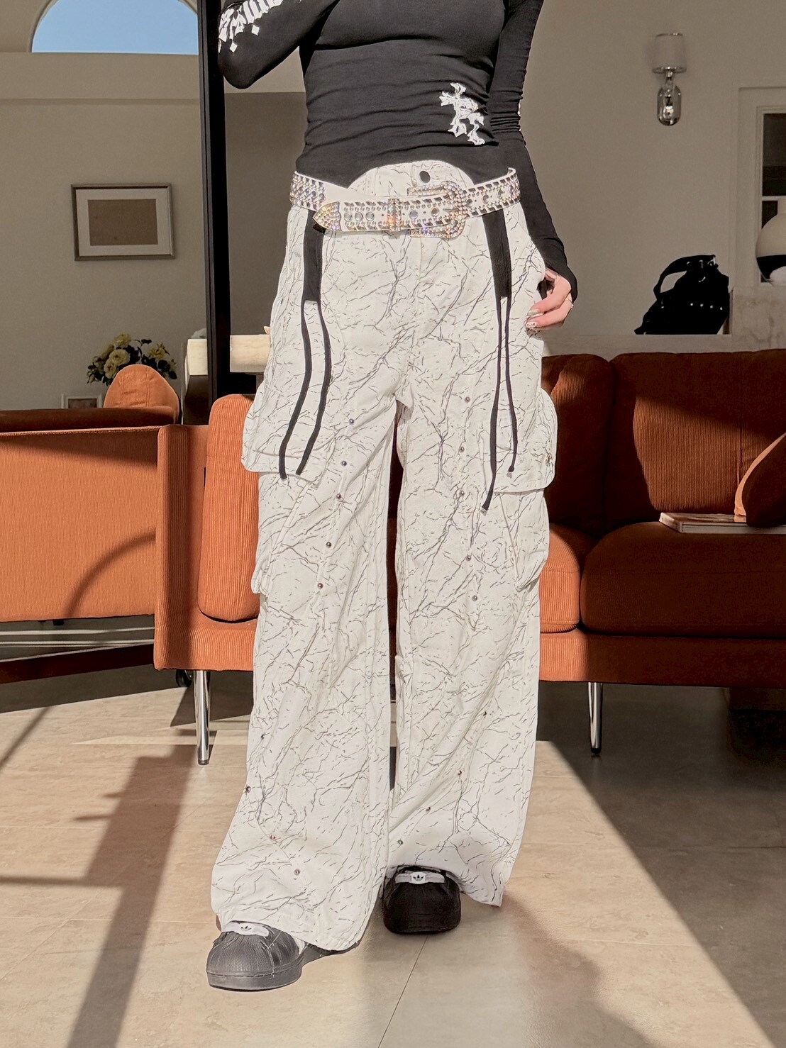 來點不一樣的 白色樹枝工裝褲