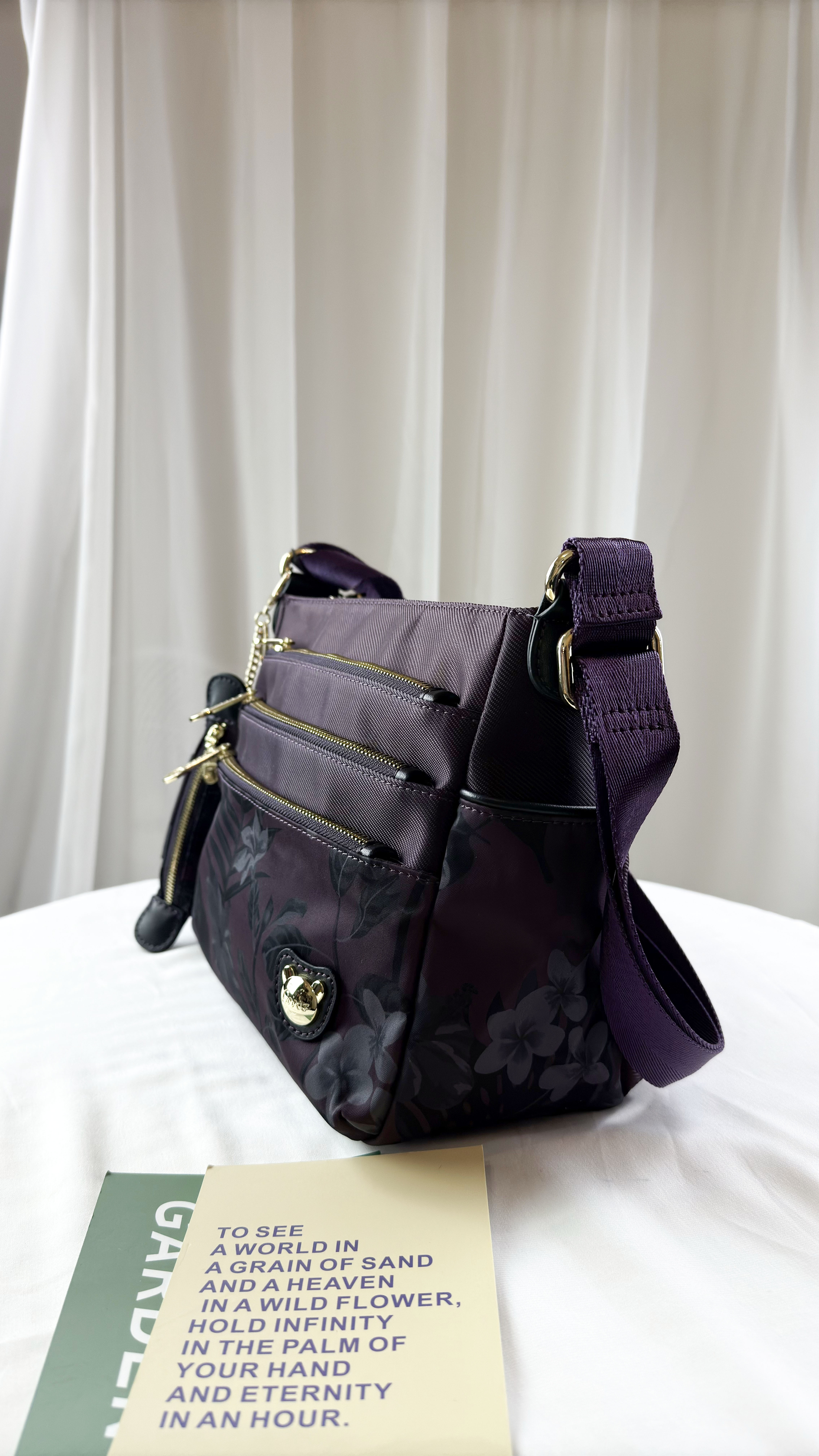 GOODS 紫花拼色防潑水側背包 附零錢包 #2502