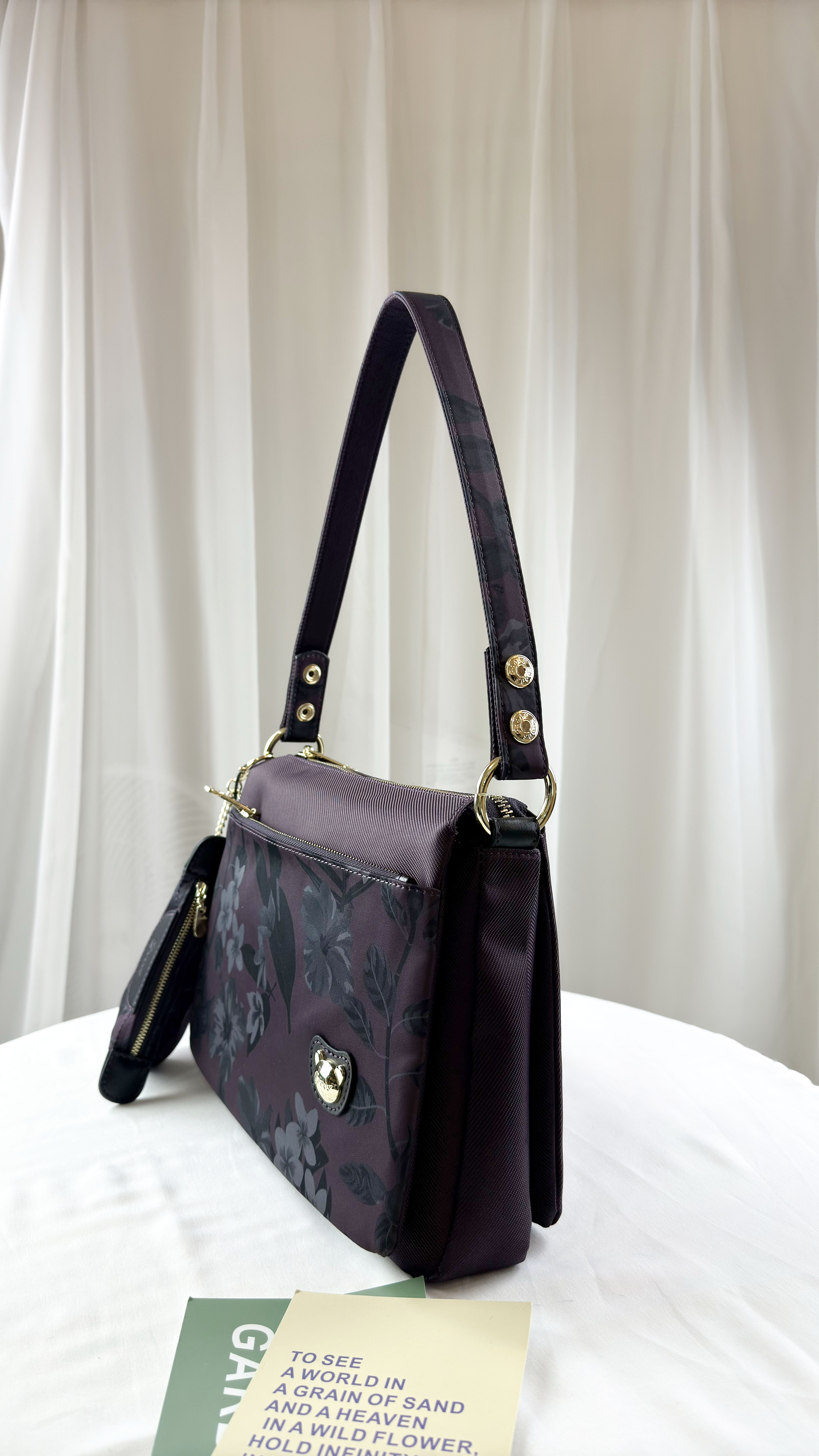 GOODS 紫花拼色防潑水肩背包 / 側背包 附零錢包 #29259