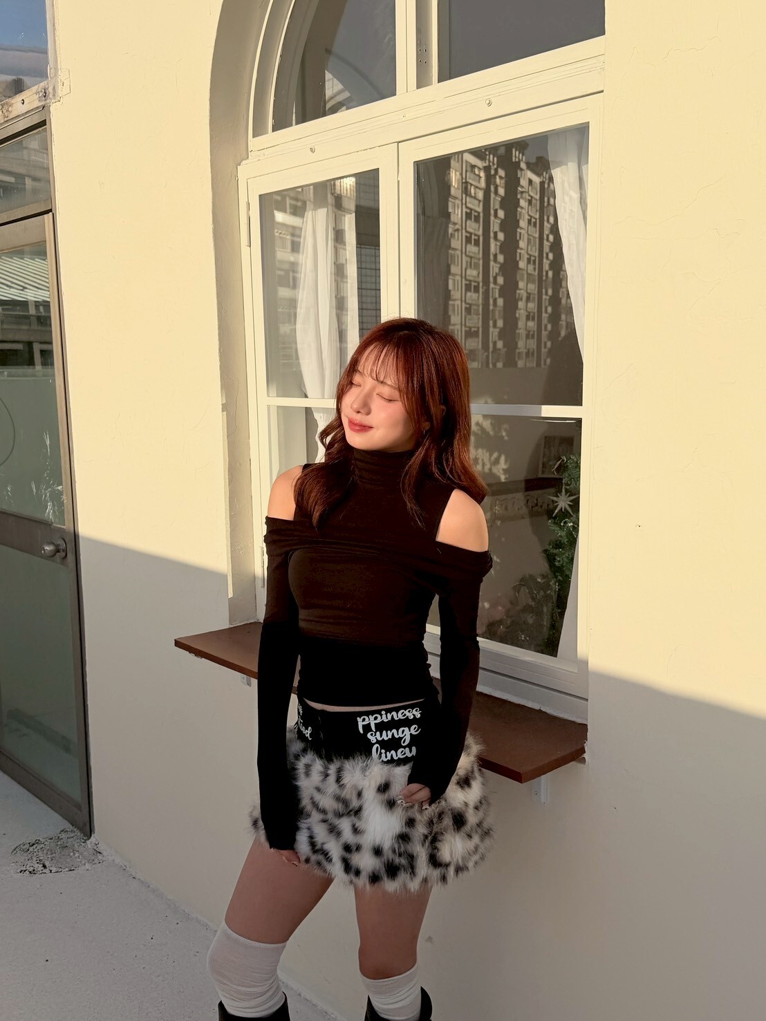 純欲半高領挖肩 假兩件上衣