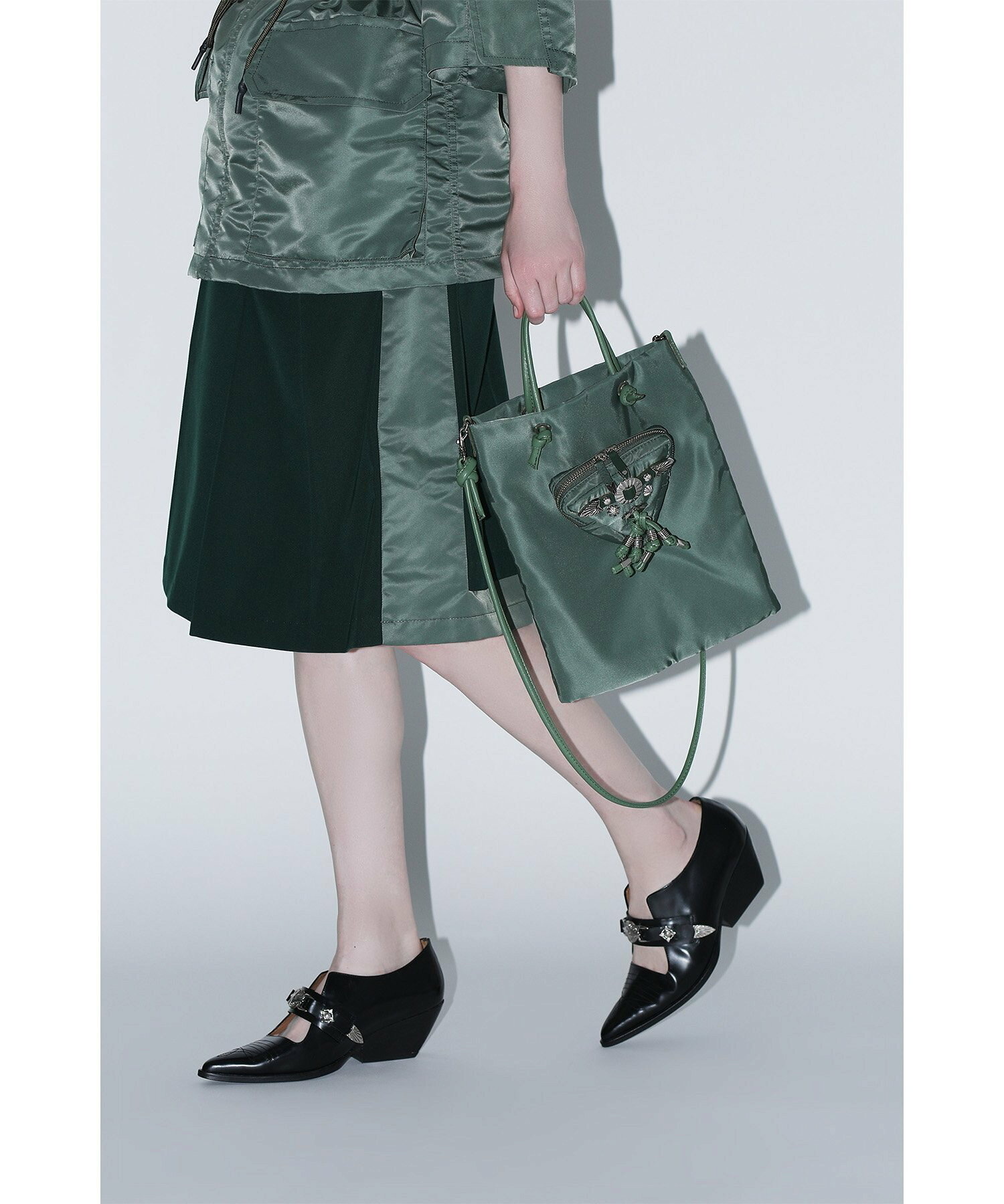 TOGA TOO / TRIANGLE POUCH BAG