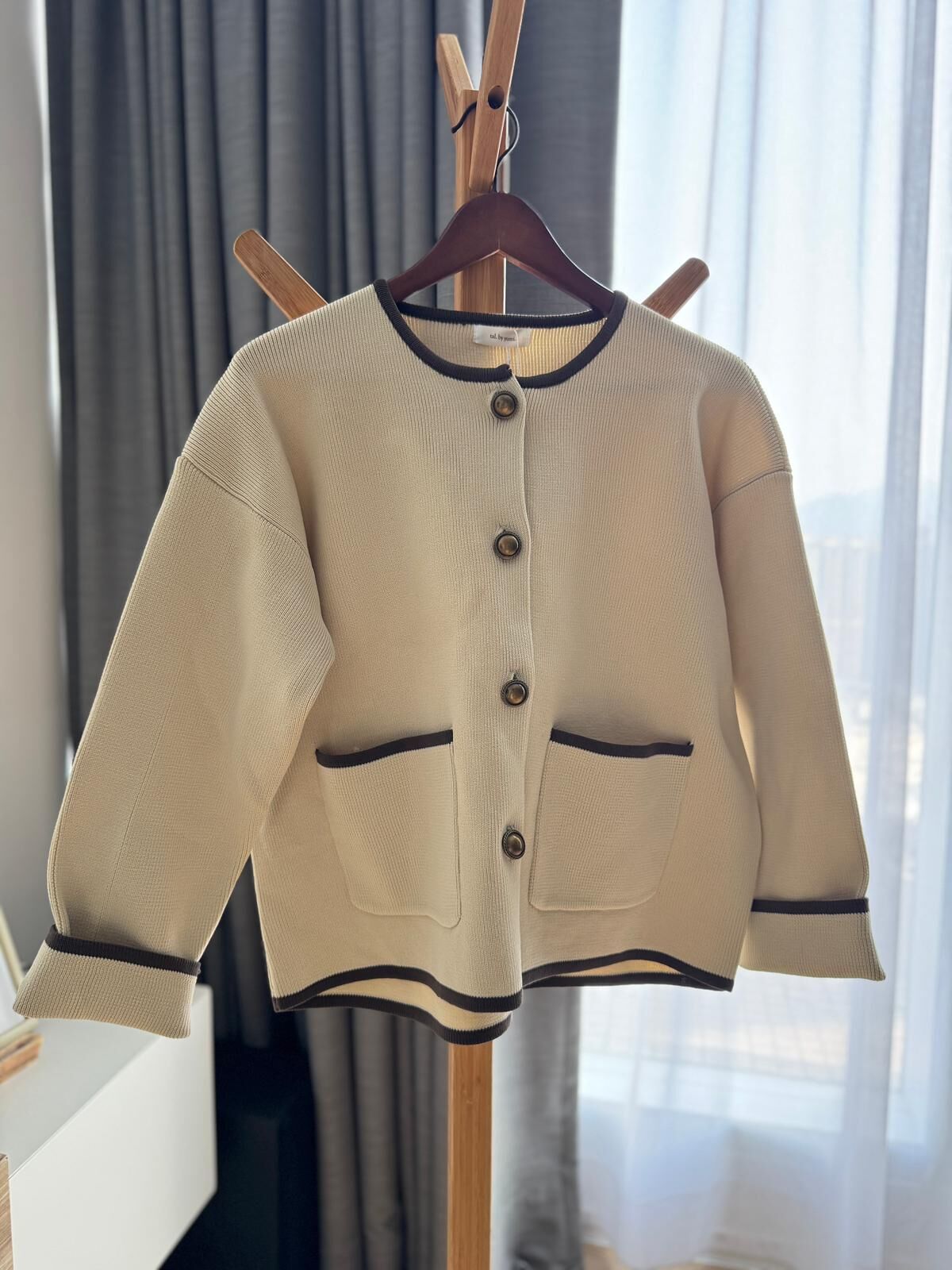 米色拼啡色鑲邊針織厚料外套【日本直送】