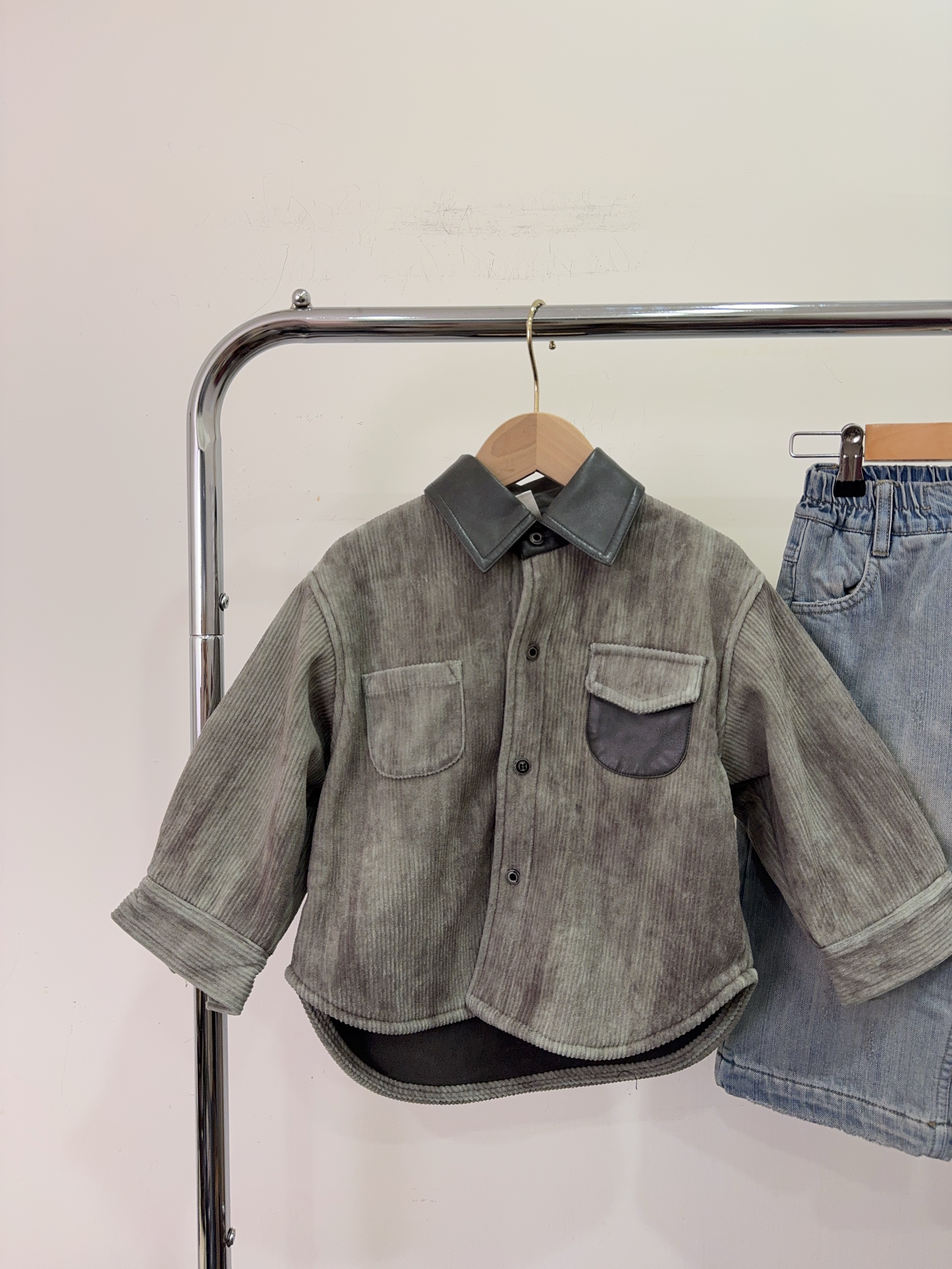 53603設計師家-仿舊皮領燈芯絨外套