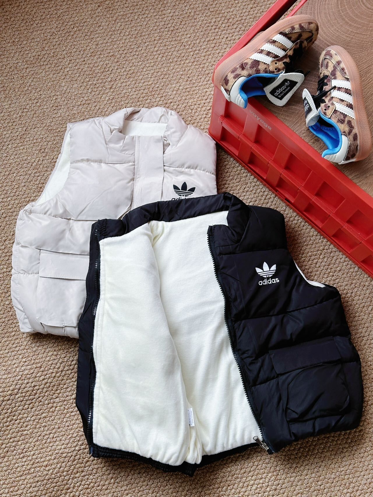 𝐀𝐝𝐢𝐝𝐚𝐬 加絨加厚棉服背心