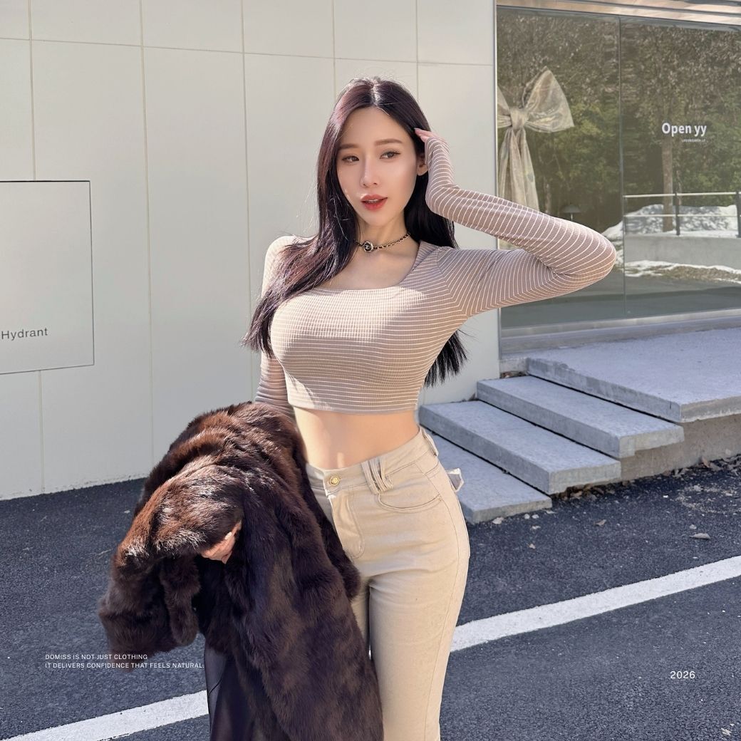 【發熱也辣】DOMISS自訂-刷絨條紋磨毛方領合身上衣-2色 顯腰細 辣妹比例神上衣(現貨)