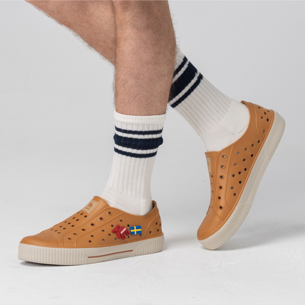 雙色洞洞餅乾水鞋 (蜂蜜橘)