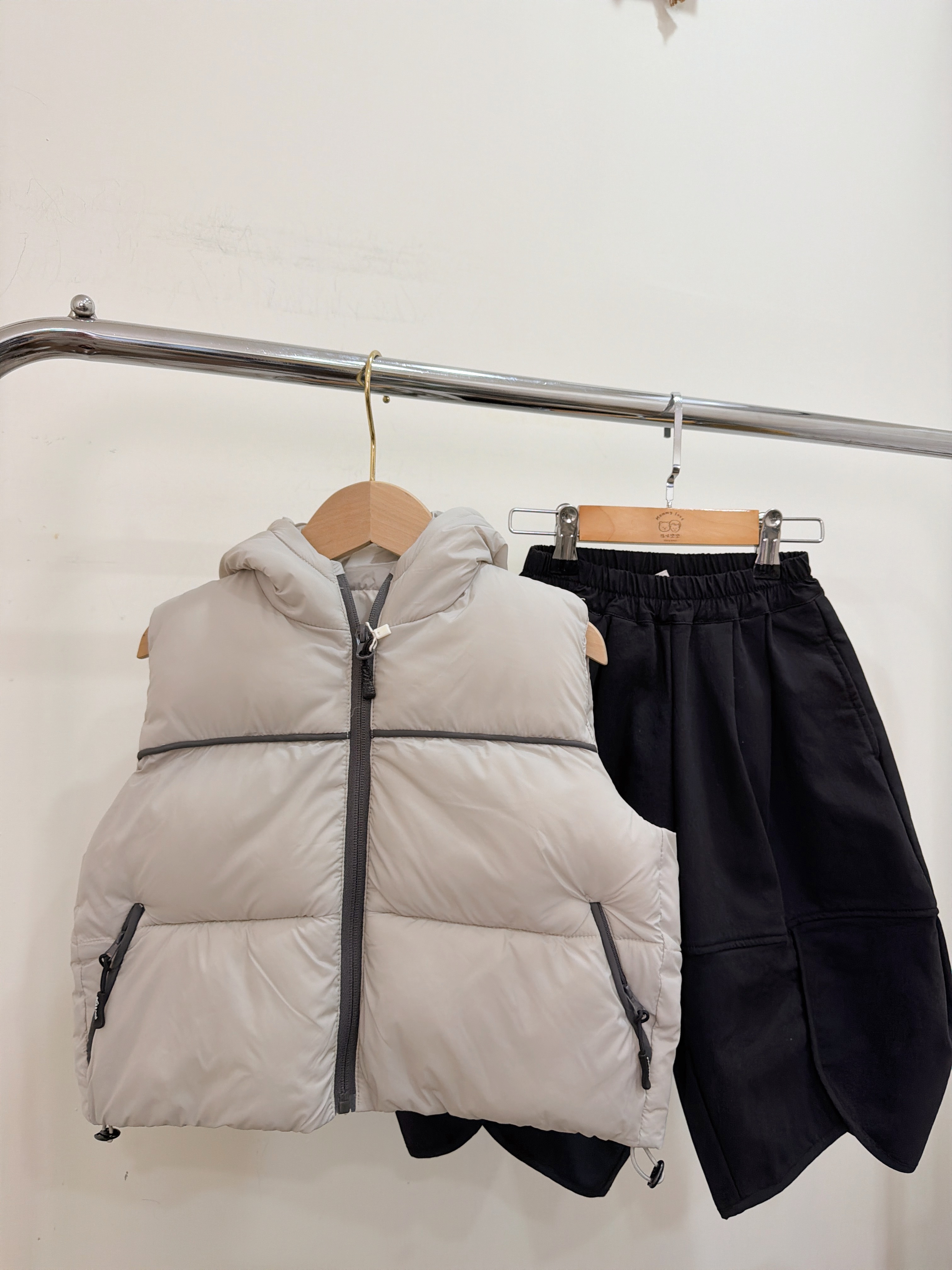 nh6758拼色線條防風連帽背心