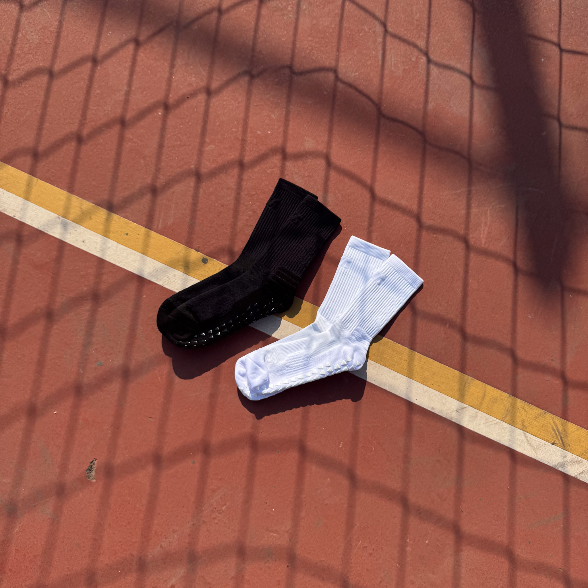 TeamWeGo 防滑襪 - 全白/ 全黑 (限定)