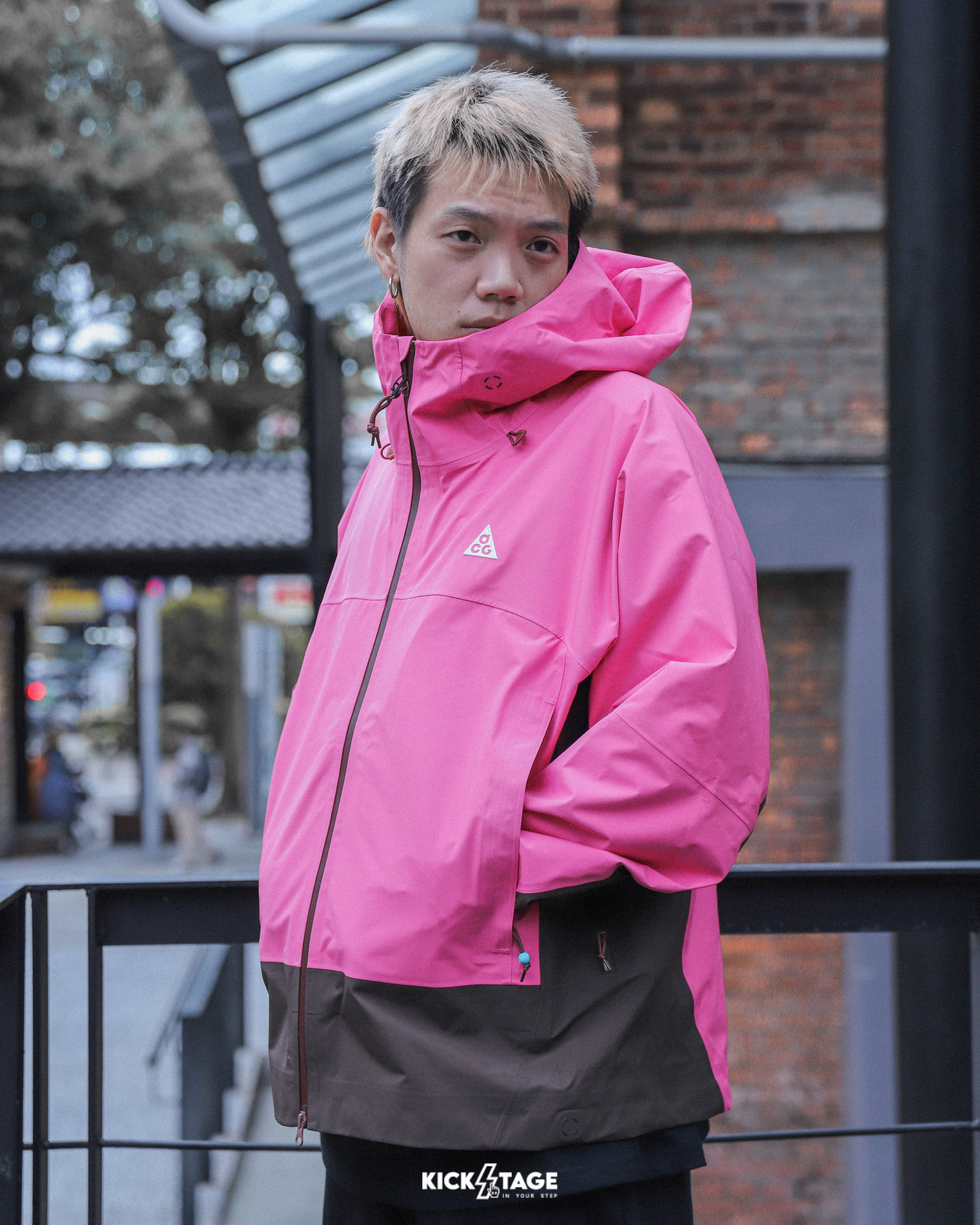 男女款 NIKE ACG STORM-FIT ADV GTX GORE-TEX 粉棕 防水 防風 雙拉鍊 環扣 戶外 外套【FV8642-684】NKTF