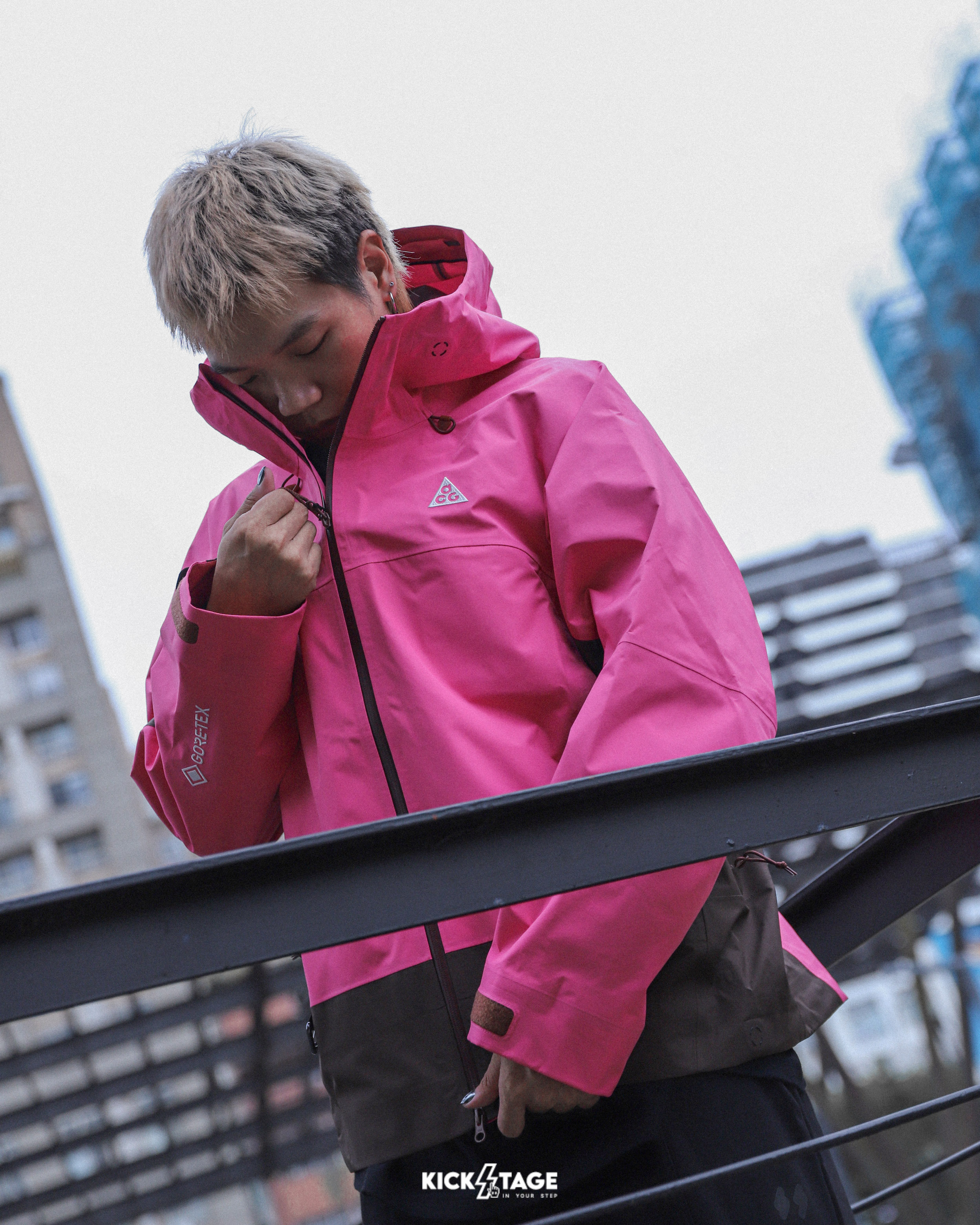 男女款 NIKE ACG STORM-FIT ADV GTX GORE-TEX 粉棕 防水 防風 雙拉鍊 環扣 戶外 外套【FV8642-684】NKTF