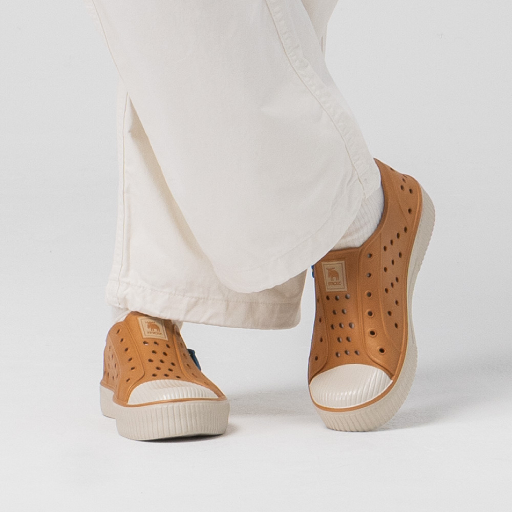 雙色洞洞餅乾水鞋 (奶蓋蜂蜜橘)