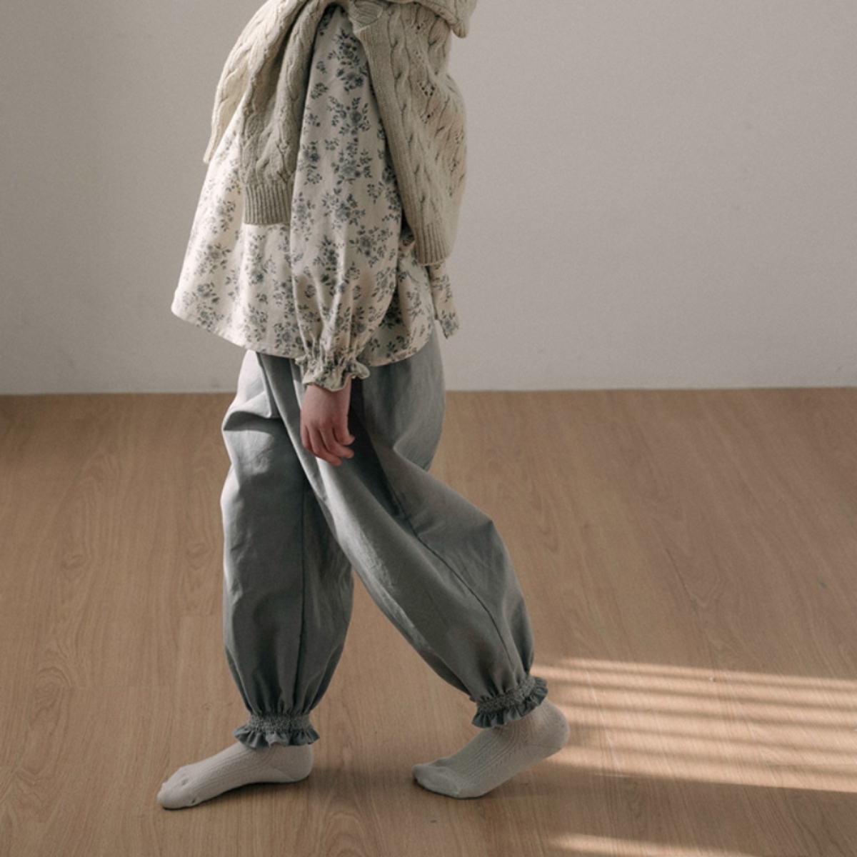 LOUISIELLA 燈芯絨鬆緊刺繡束口褲 Sareze Corduroy Pants - Blue Gray