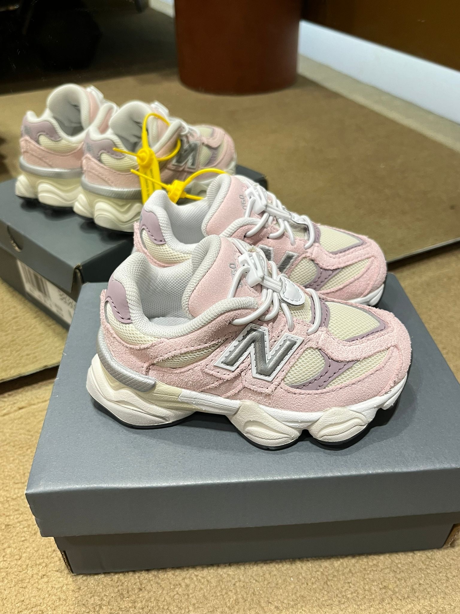 New balance 9060 幼童版 粉色 size EU23 / 13CM