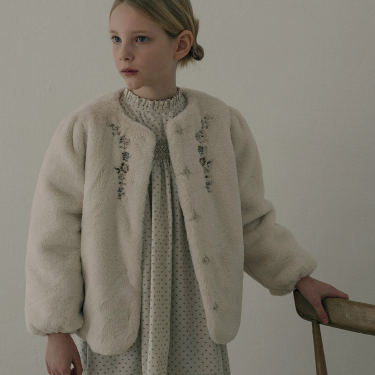 LOUISIELLA 精緻刺繡毛毛外套 Regina Fur Jacket - Light Beige