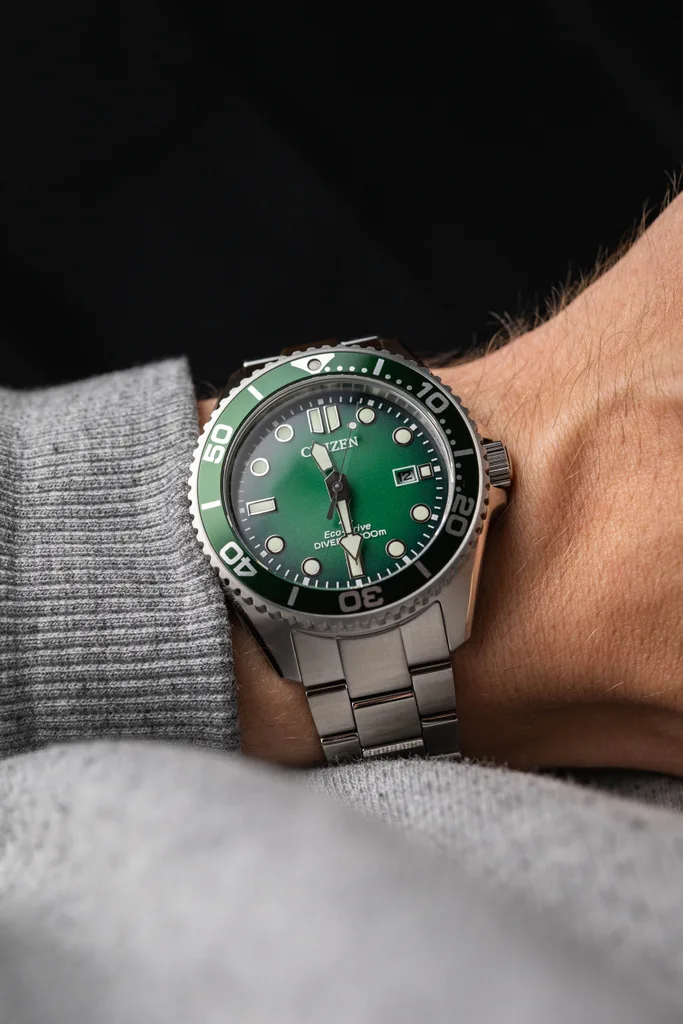 萬年鐘錶 - Citizen PROMASTER 星辰錶  限量漸層綠200米光動能潛水錶 BN0269-50W 錶徑40.6MM