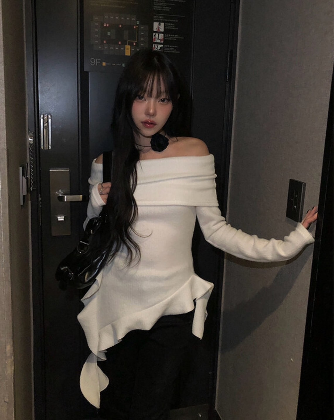 Anyonemore平口荷葉邊上衣 一次領上衣 平口 荷葉邊