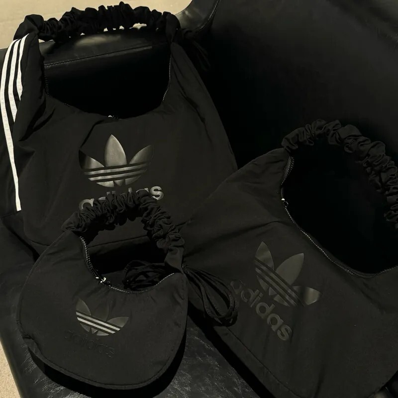 KTQ STORE ‧ Adidas Originals 三葉草 雲朵包 黑色 尼龍材質 JP0144 JP0145