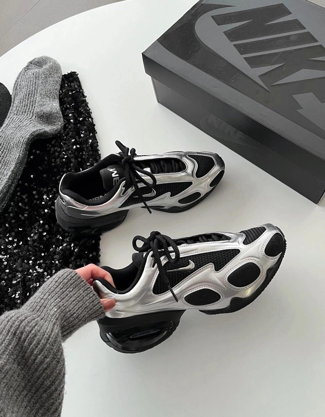 KTQ STORE ‧ Nike Air Max Muse "Black and Metallic Silver" 繆思女神 FV1920-001