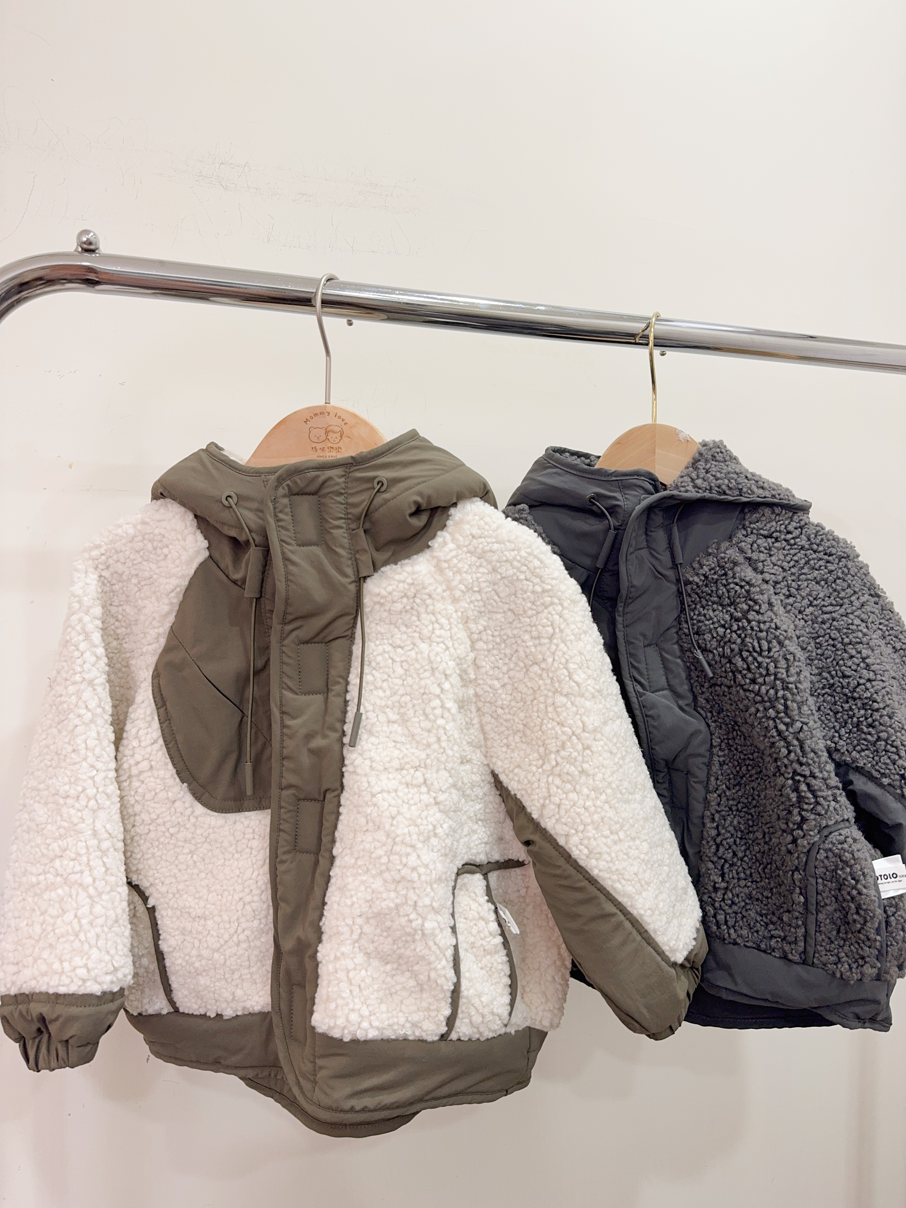 53361毛毛接拼連帽外套