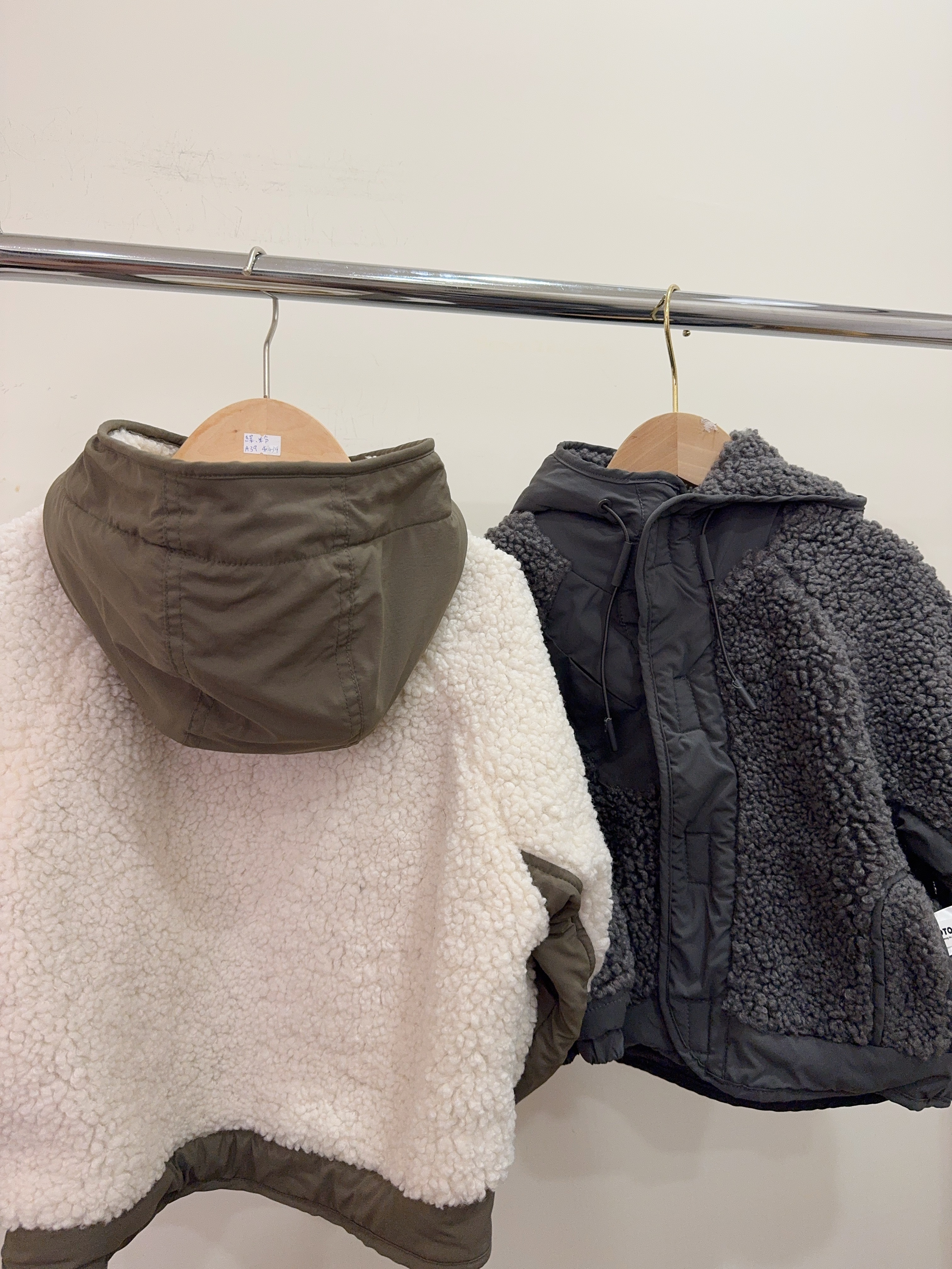 53361毛毛接拼連帽外套