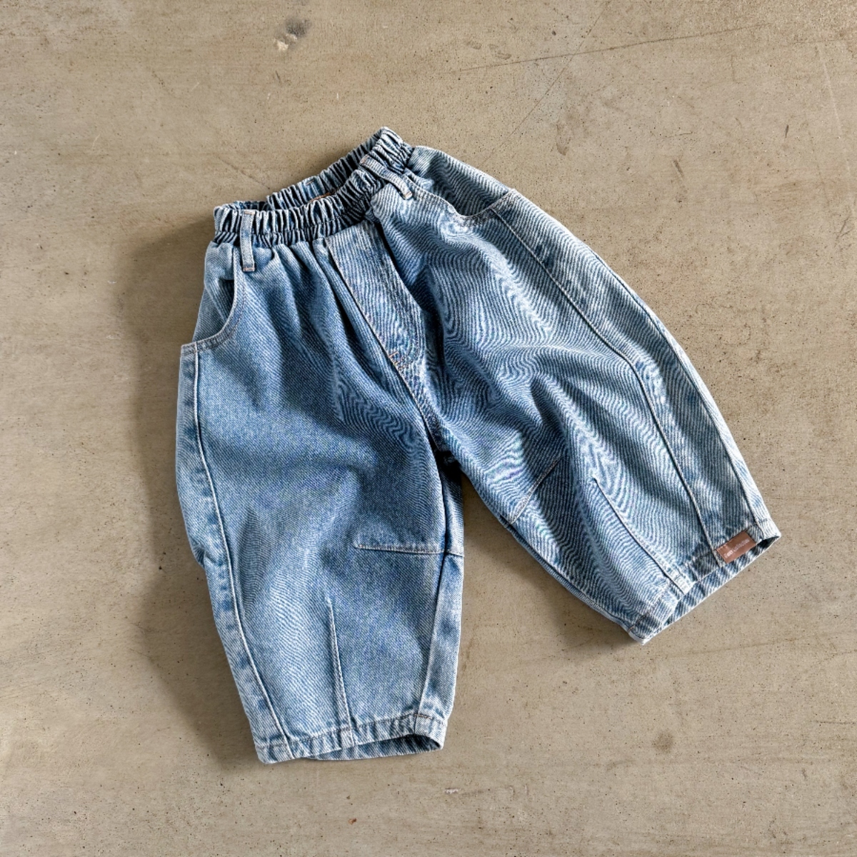 TWIN COLLECTIVE KIDS 壓褶彎刀褲 Barrel jean - Blink Blue