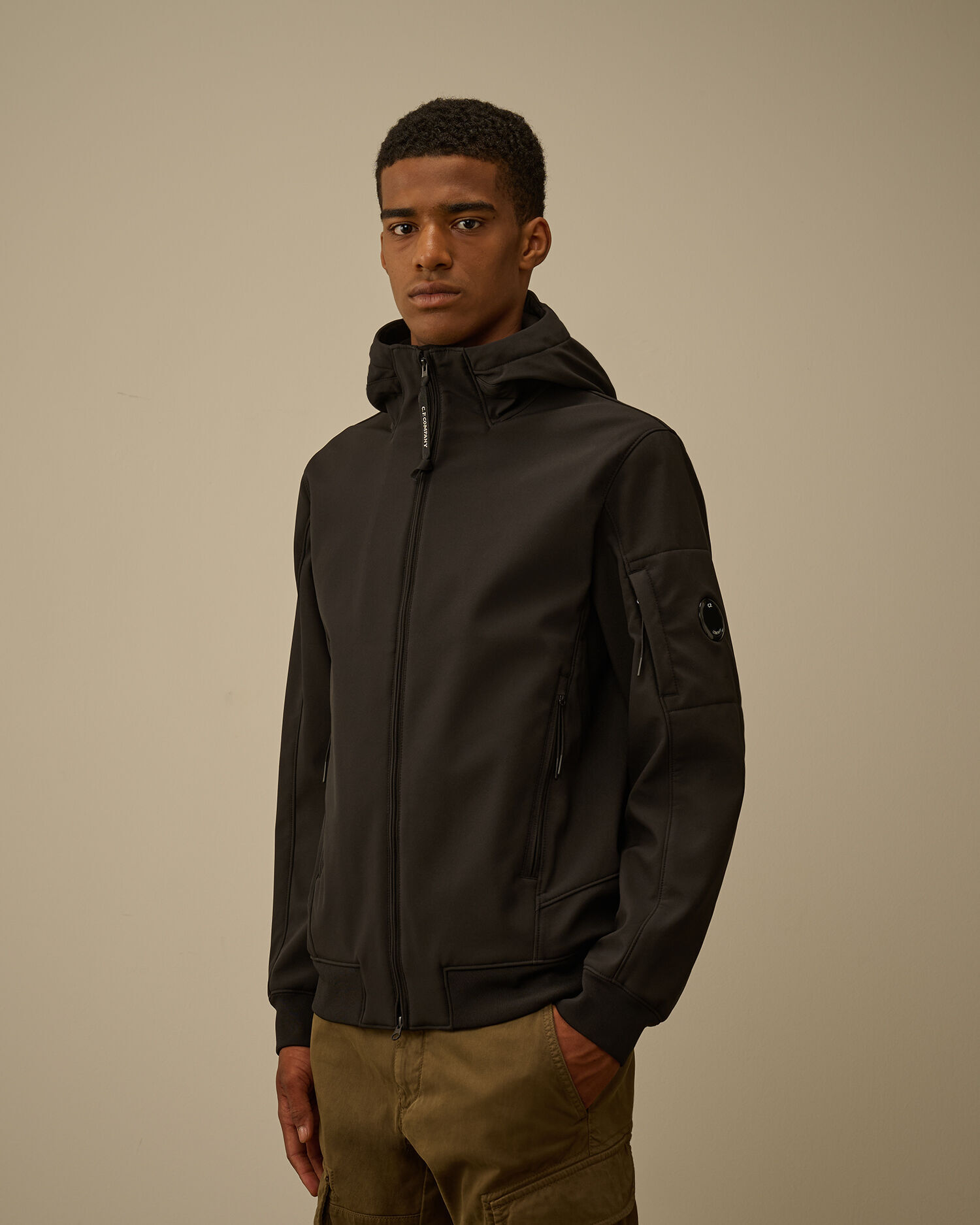 【代購】C.P. Company Shell-R Hooded Jacket 防潑水機能連帽外套 – 都市軍事風・輕量防護