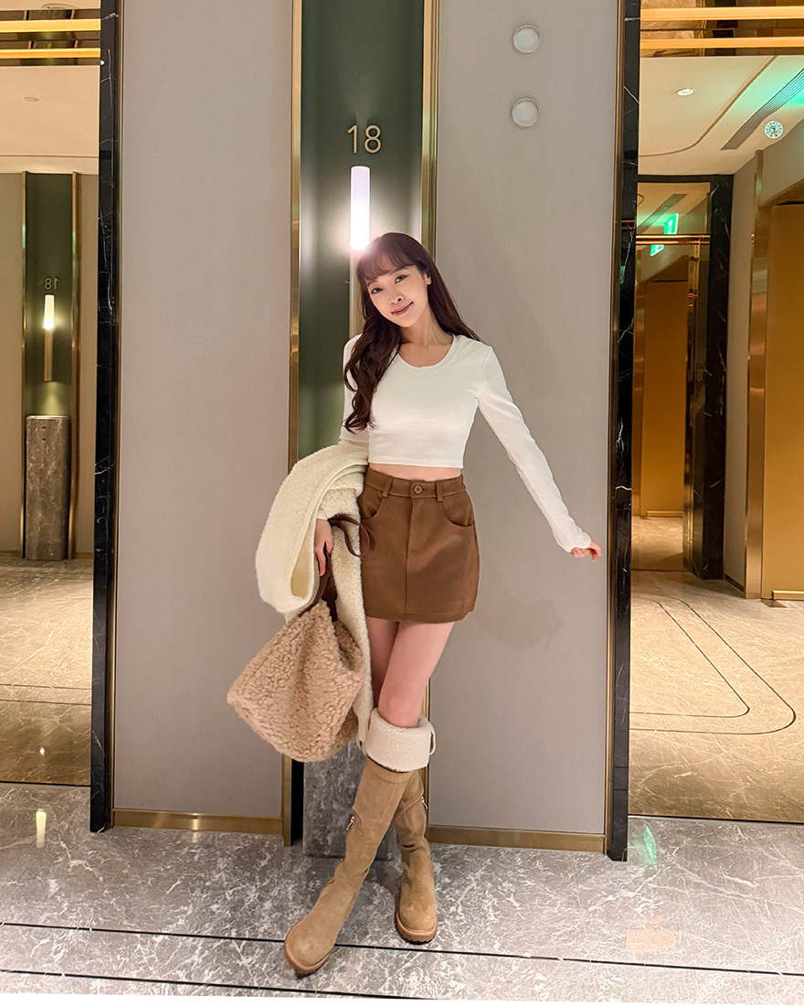 LINA LINA微辣基礎純色U領短版BRA TOP上衣-俐落白