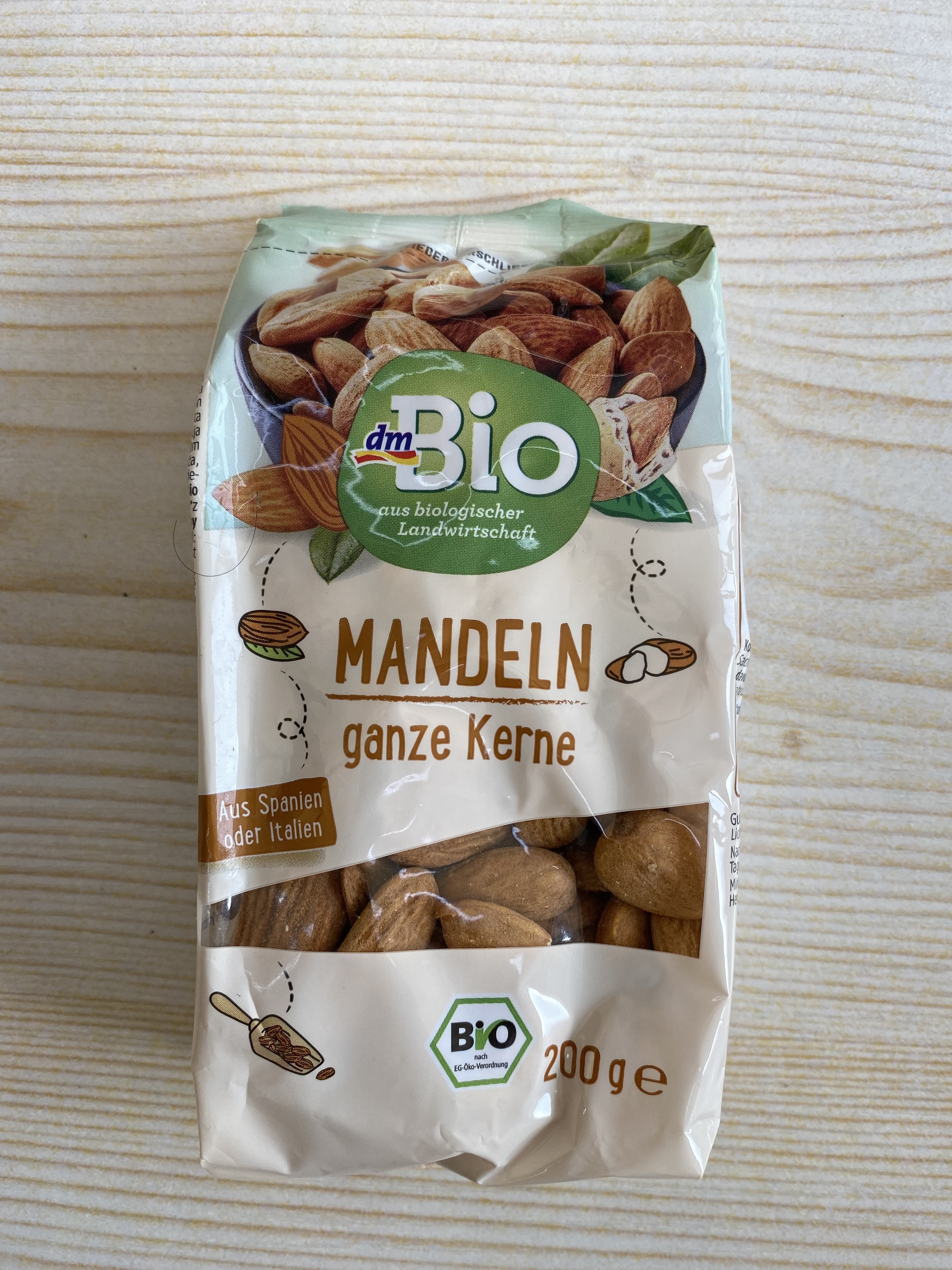 dmBIO organic almonds 200g (best before 12 Aug 2026)