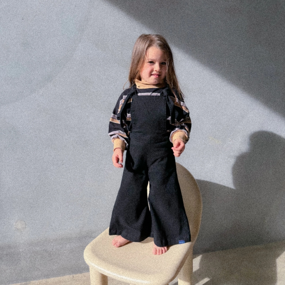 TWIN COLLECTIVE KIDS 鈕釦裝飾吊帶褲 Birkin Bells Overall - Black