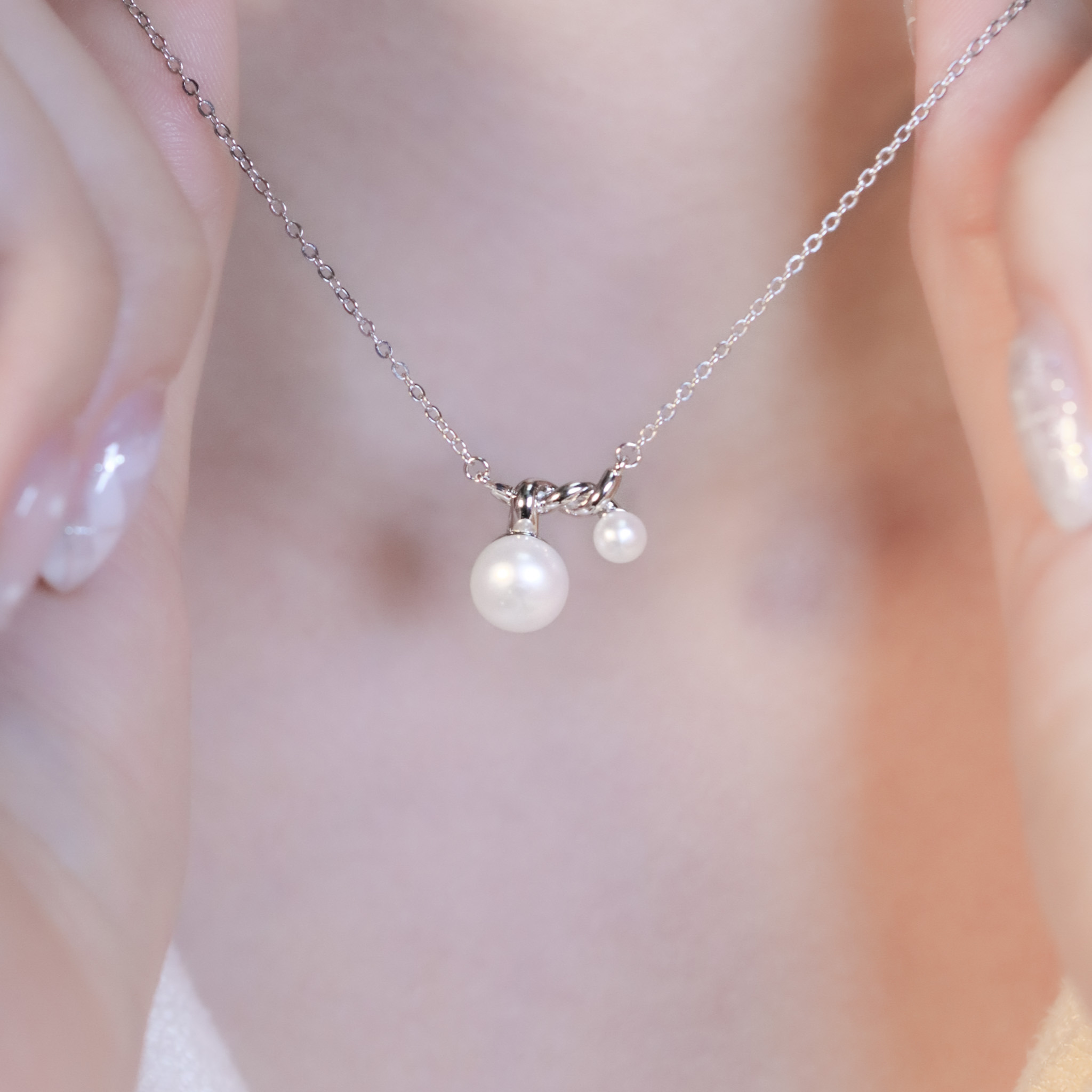 | 925純銀・厚鍍白金・珍珠 | 珍貴繚繞項鍊 | NE1531|