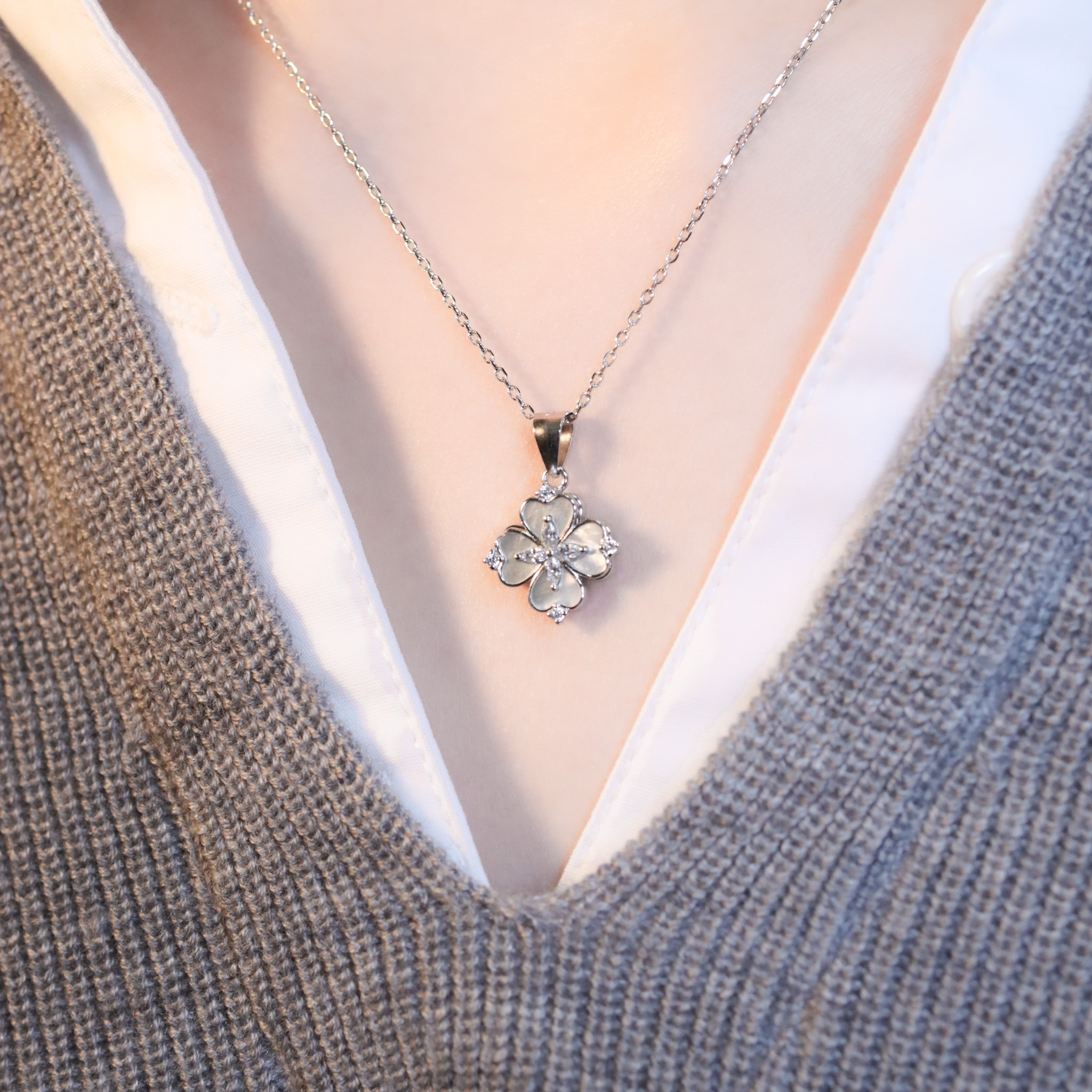 | 925純銀・白金 | 純潔幸福不止項鍊(可轉動) | NE1529 |